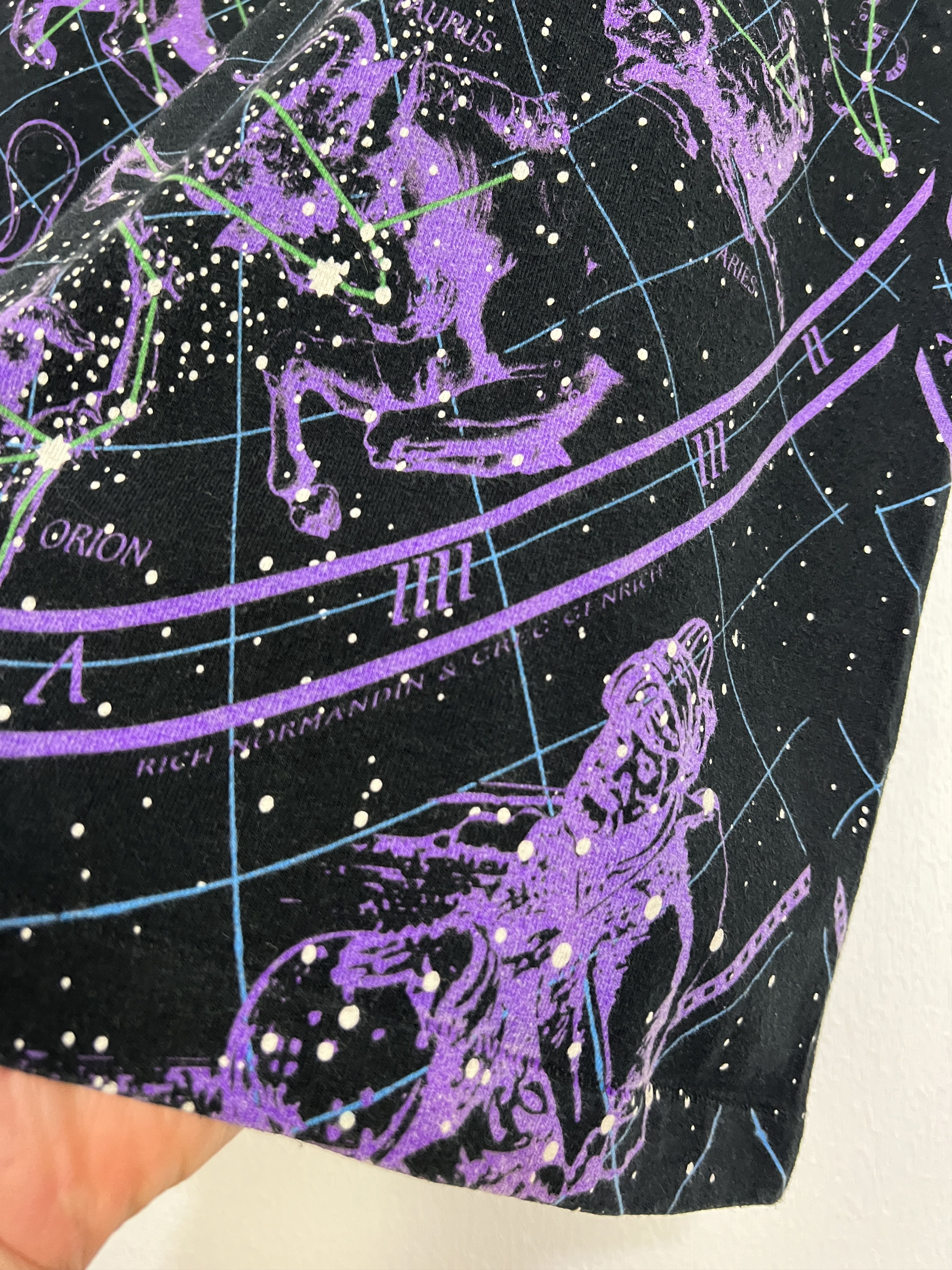 Liquid Blue Vintage 90's Liquid Blue Hemisphere Boreal Astrology Shirt Size US L / EU 52-54 / 3 - 7 Thumbnail