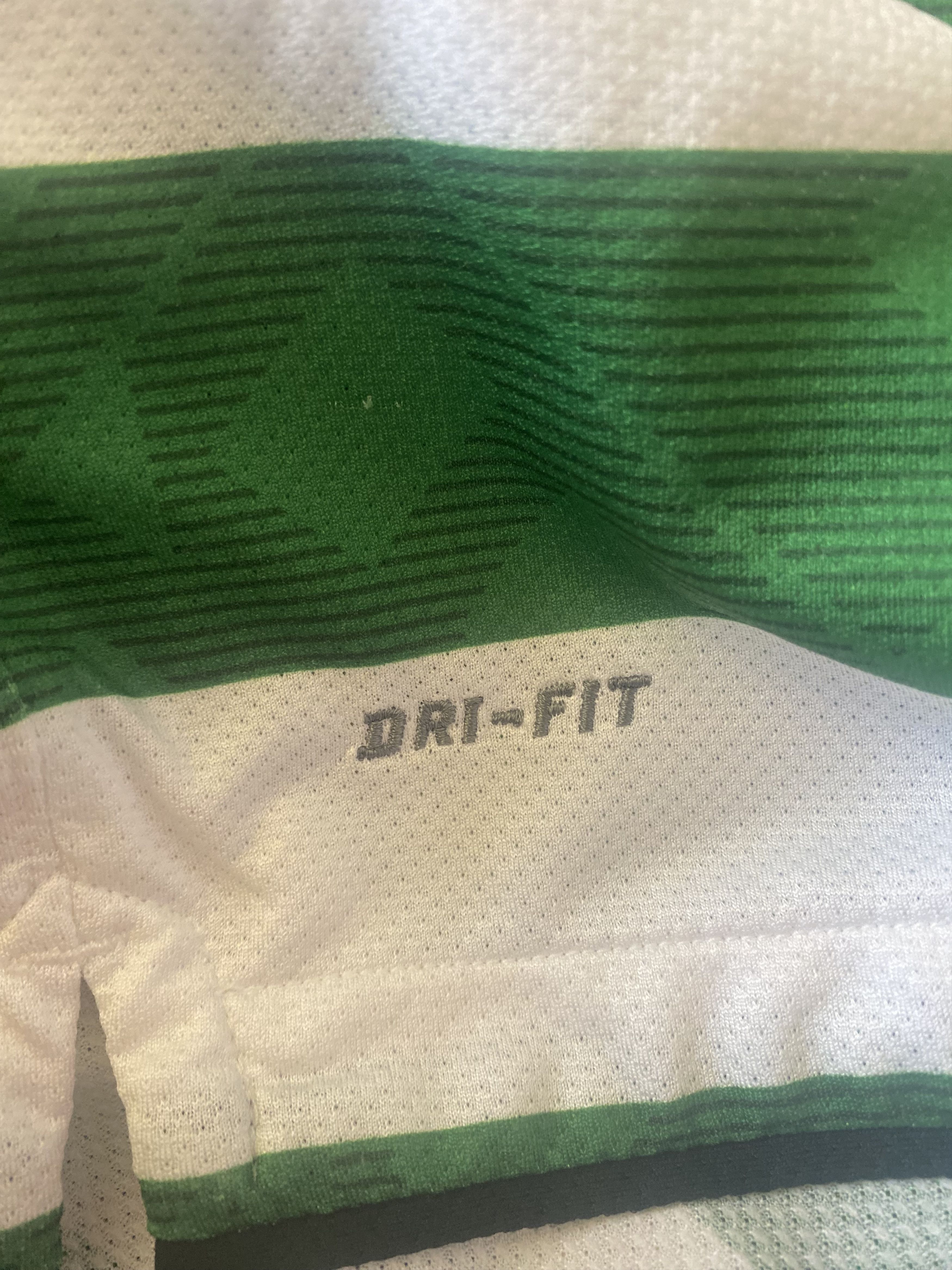 Nike CELTIC F.C. 2010 - 2012 - Nike - children's - UNIQUE Size US XXS / EU 40 - 6 Thumbnail