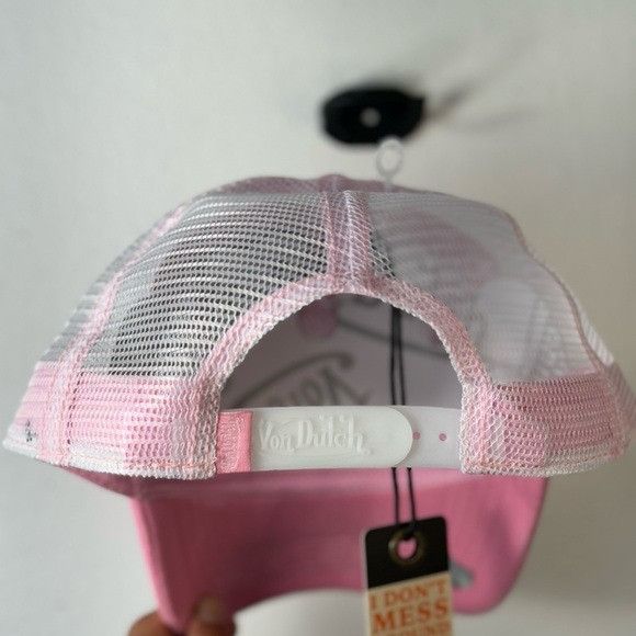 Designer × Von Dutch NWT VON DUTCH PINK CRUSH VELVET TRUCKER HAT Size ONE SIZE - 6 Thumbnail