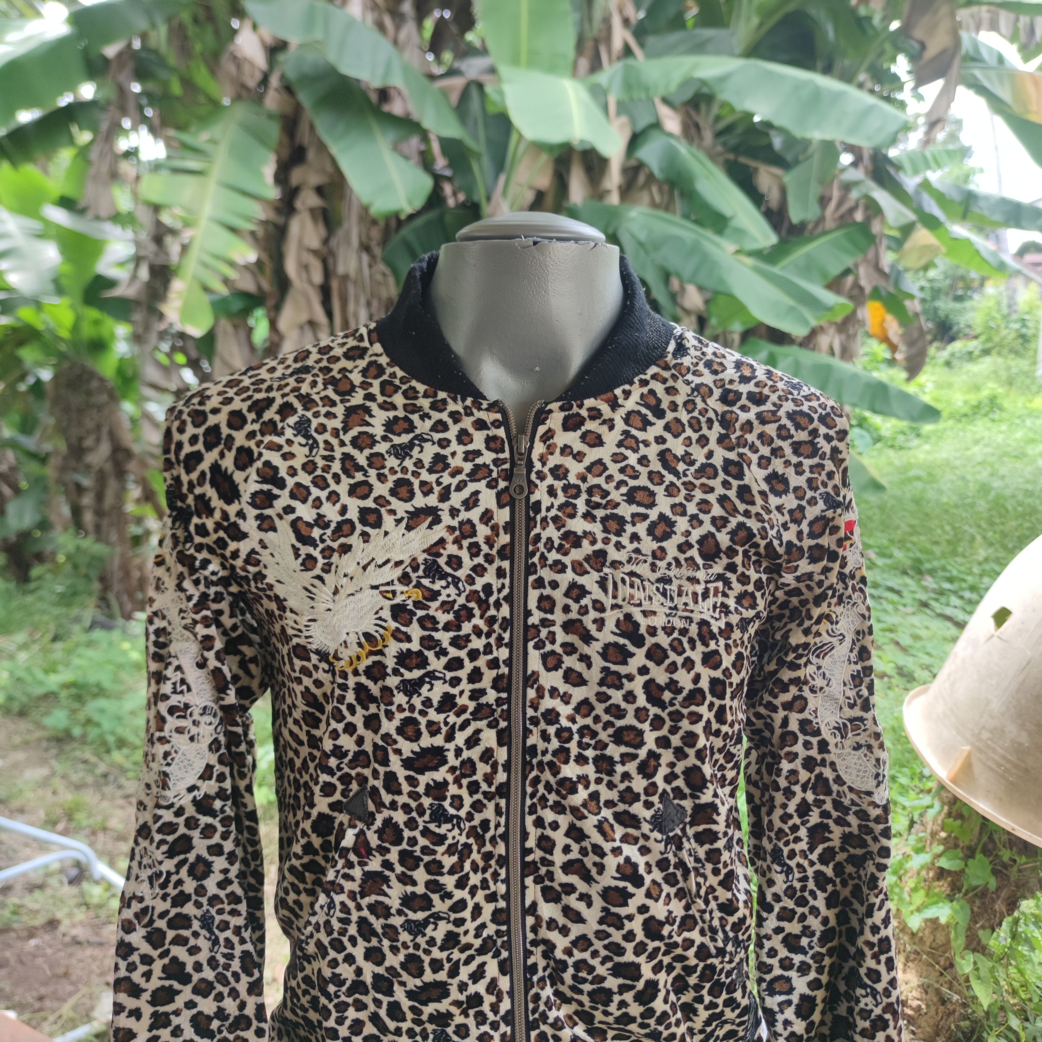 Lonsdale LONSDALE LONDON LEOPARD SUKAJAN DRAGON SIZE L FITS S-M Size US L / EU 52-54 / 3 - 18 Thumbnail