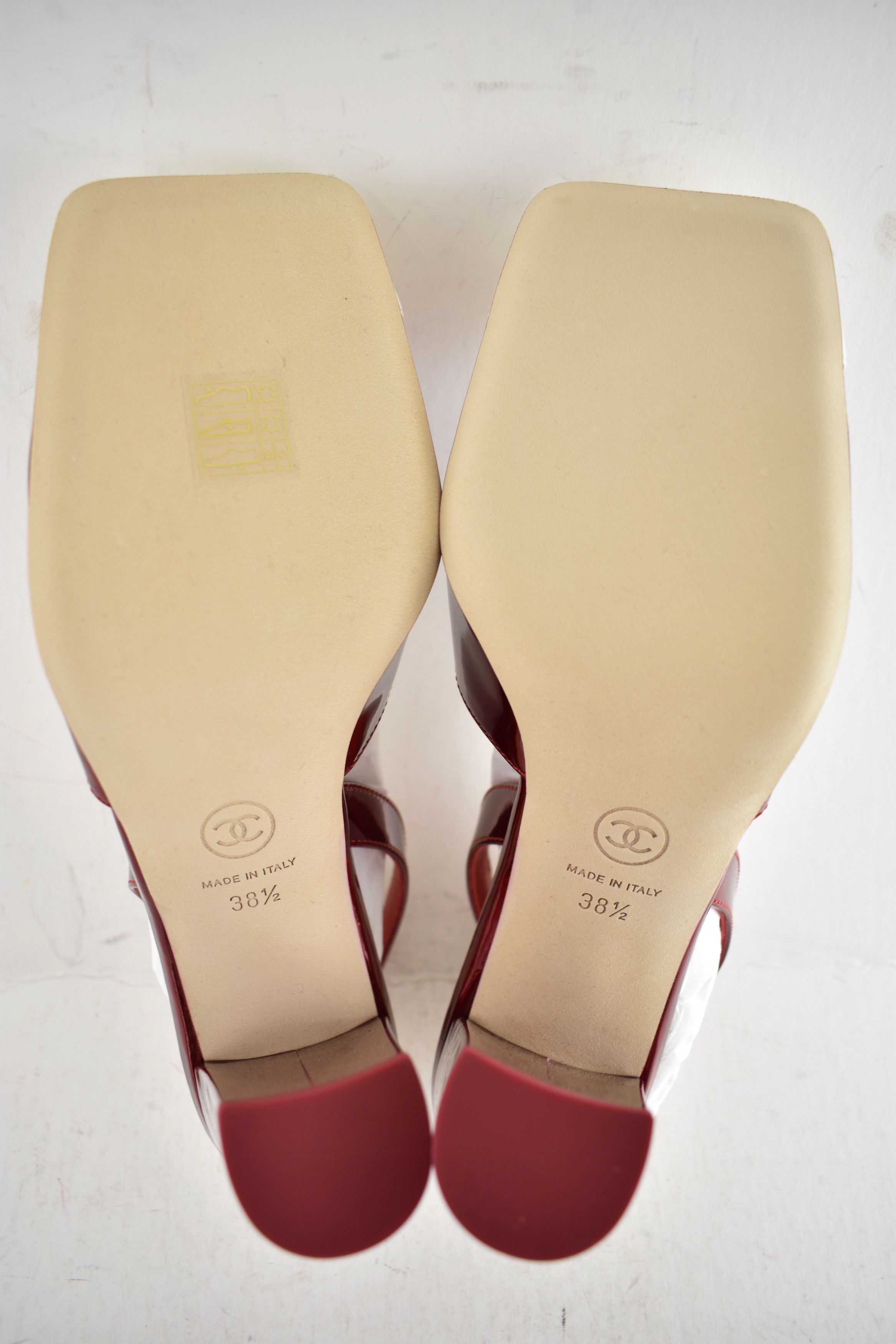 Chanel 26S Blazy White Square Toe CC Slingback Block Heel Pump 38.5 Size US 8.5 / IT 38.5 - 19 Thumbnail