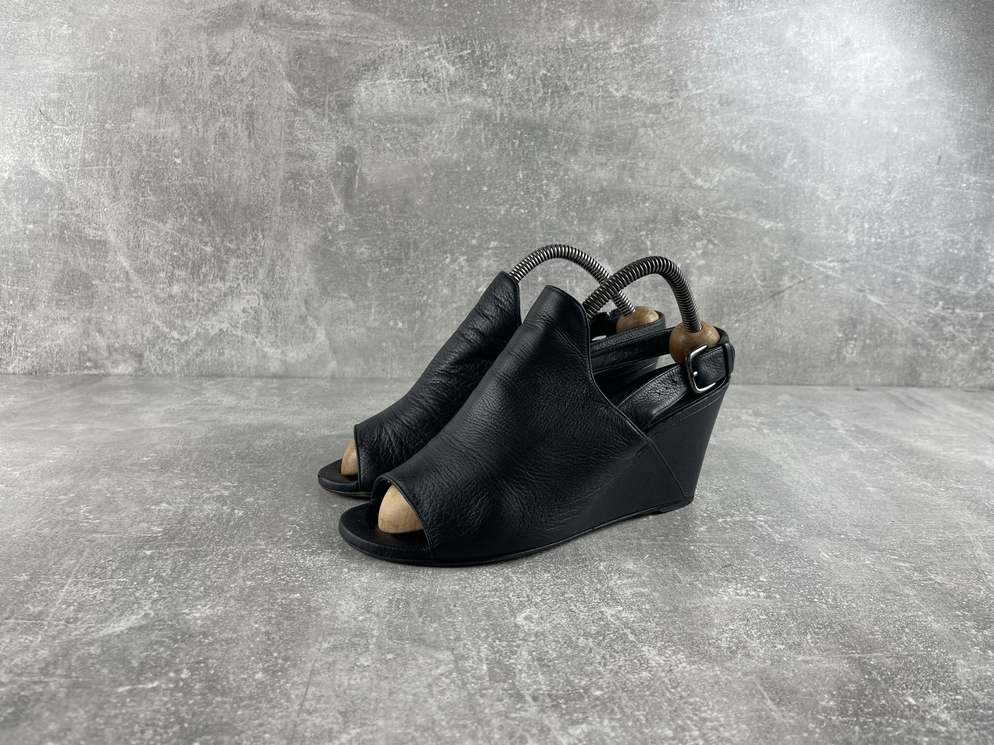 Stuart Weitzman Stuart Weitzman vintage black leather sandals heels Size US 7.5 / IT 37.5 - 1 Thumbnail