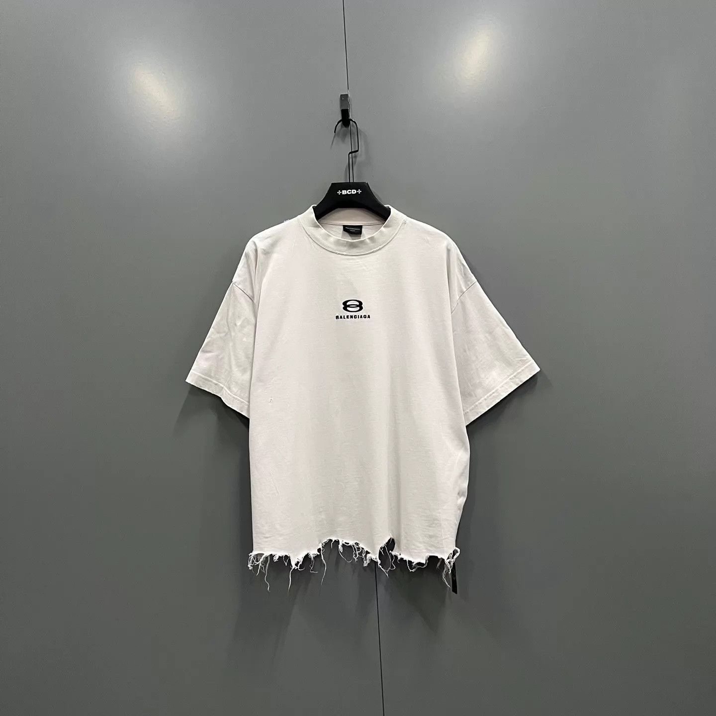 Balenciaga Balenciaga Distressed Embroidered Logo Short Sleeve 3 98 New Size L / US 10 / IT 46 - 1 Thumbnail