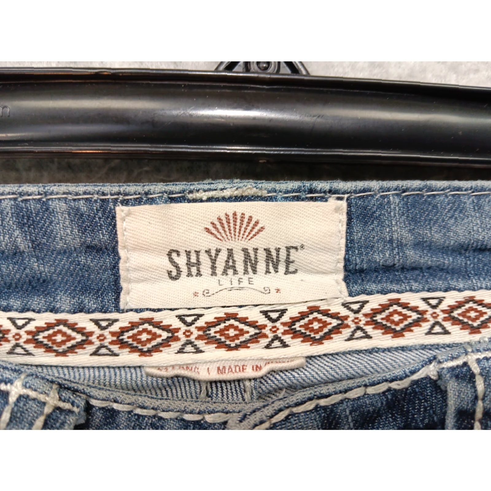 Vintage Shyanne Jeans Women Boots Cut Denim 27 Blue Medium Wash Slim 31 Inseam 5-Pocket Zip Button Distressed No N/A Size 27" / US 4 / IT 40 - 3 Thumbnail