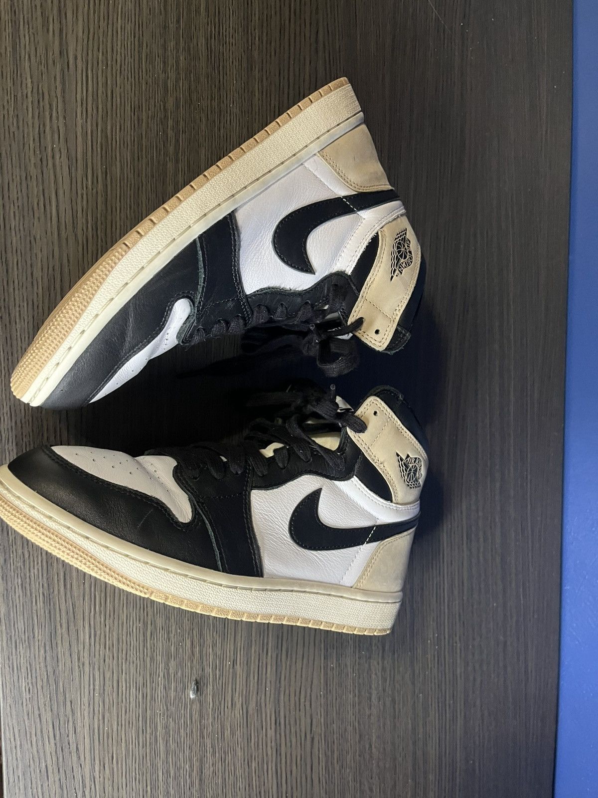 Jordan Brand Jordan 1 High Latte Womens Size US 9 / IT 39 - 2 Thumbnail
