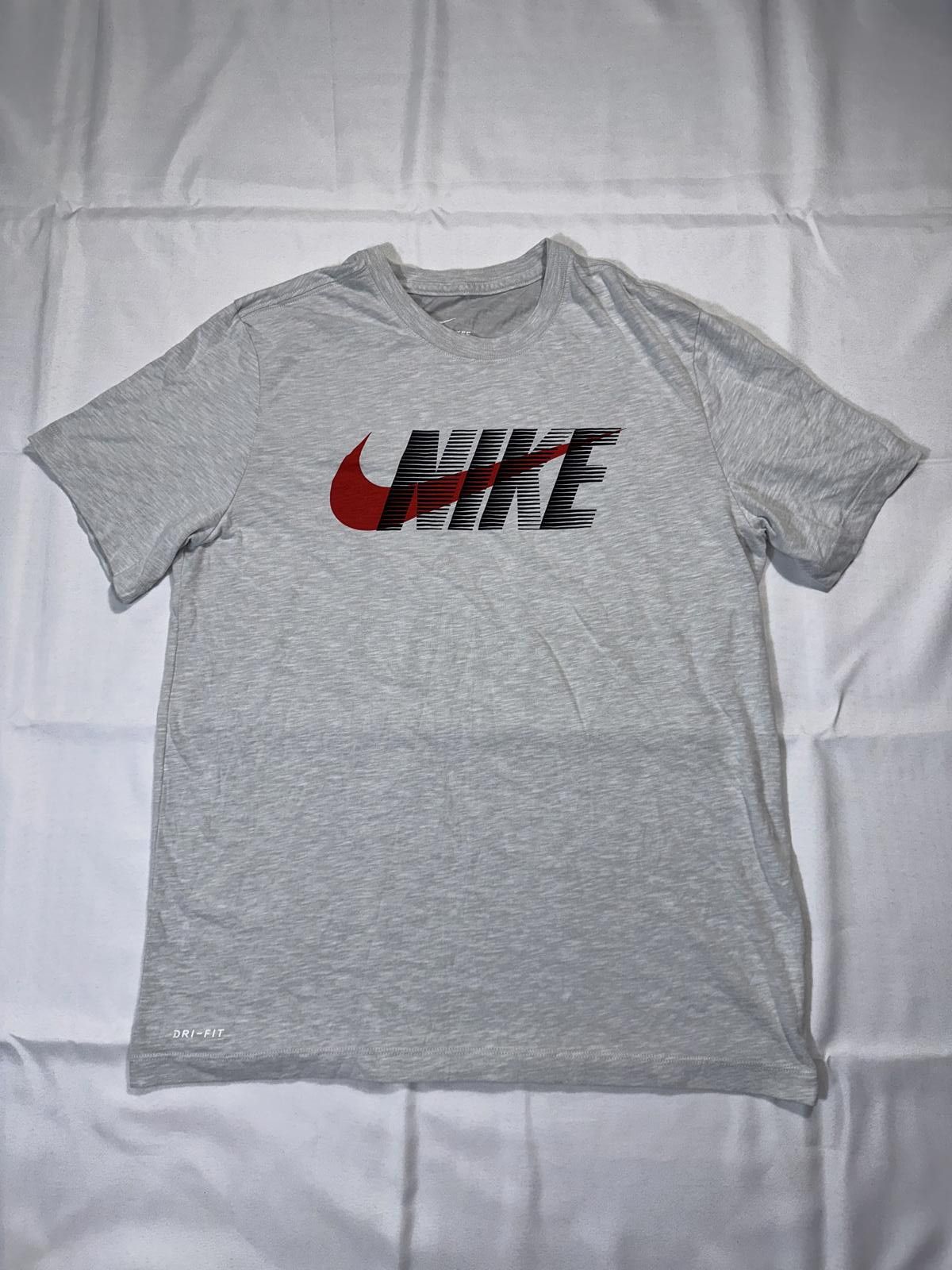 Nike Nike Dri-FIT Swoosh BlockTraining T-Shirt Size US L / EU 52-54 / 3 - 1 Thumbnail