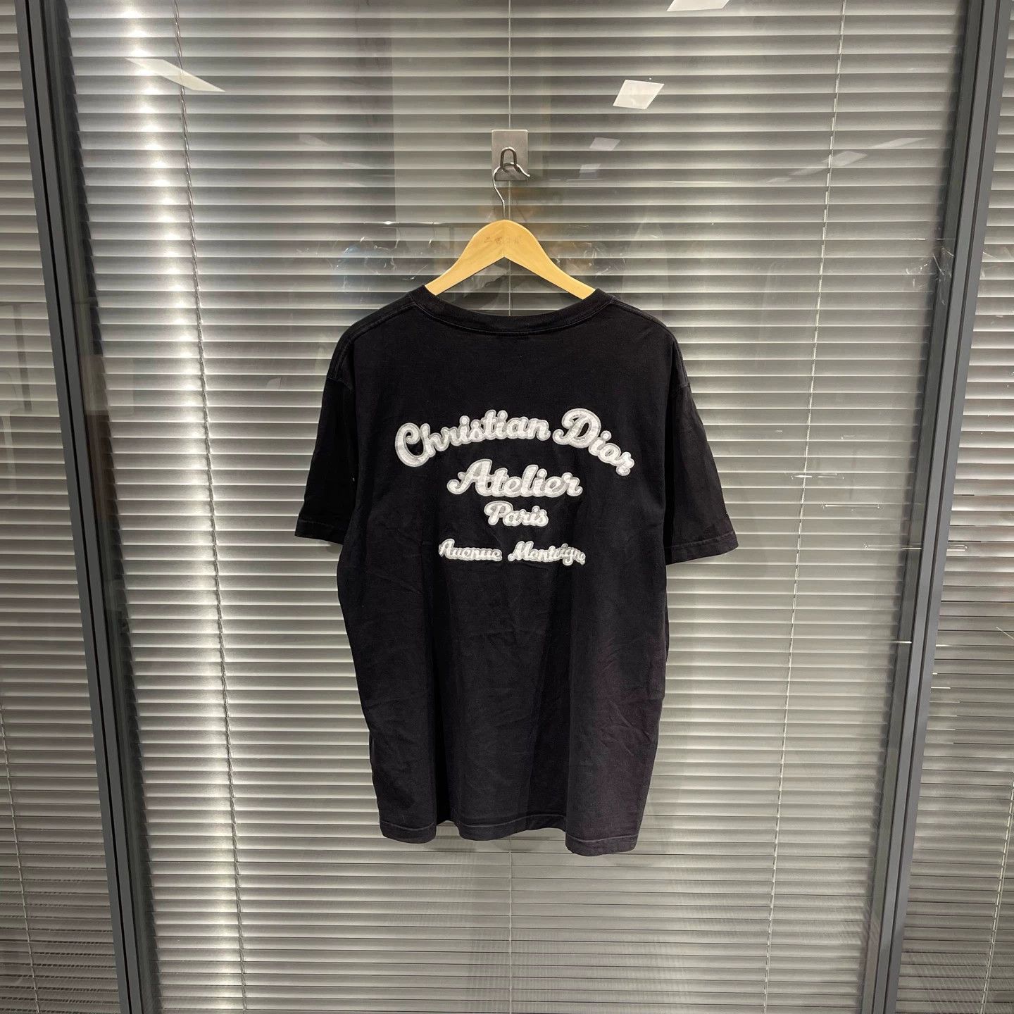 Dior Dior Embroidered Slogan F/B S/S Tee M 95 New Flaws Size US M / EU 48-50 / 2 - 1 Thumbnail