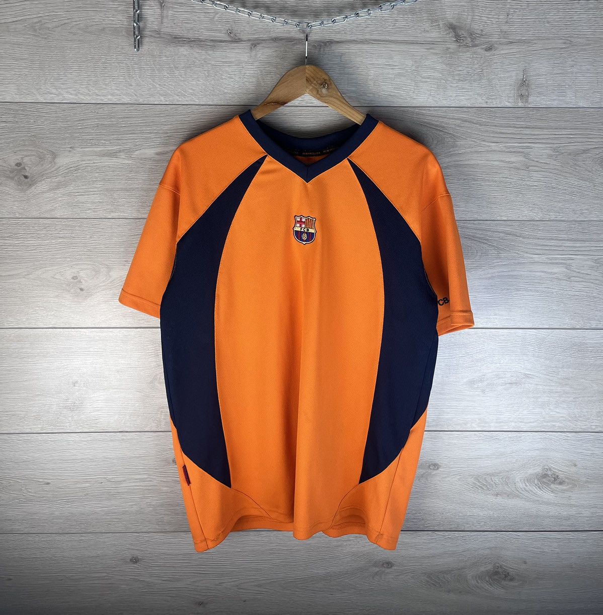 Other Men’s soccer T-shirt Barcelona size L sport vintage Size US L / EU 52-54 / 3 - 1 Thumbnail