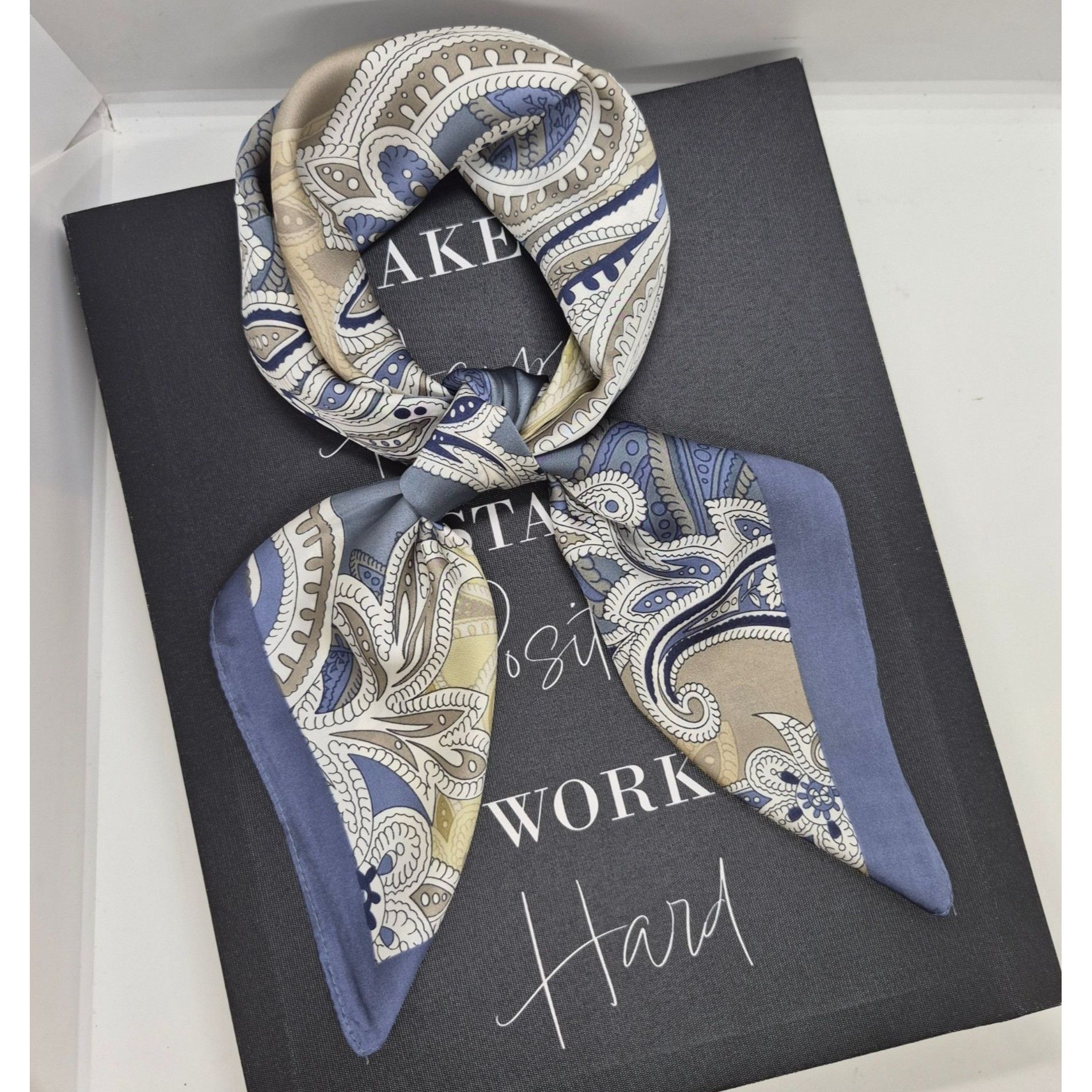 Vintage New Elegant Bandana Hiyab Square Scarf Vintage Blue and Silv Size ONE SIZE - 2 Thumbnail