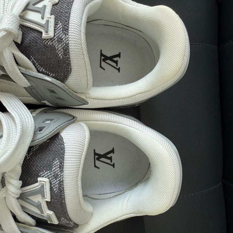 Louis Vuitton Louis Vuitton 24 New Men's Grey and White Denim Low Top Sl Size US 7 / EU 40 - 4 Thumbnail