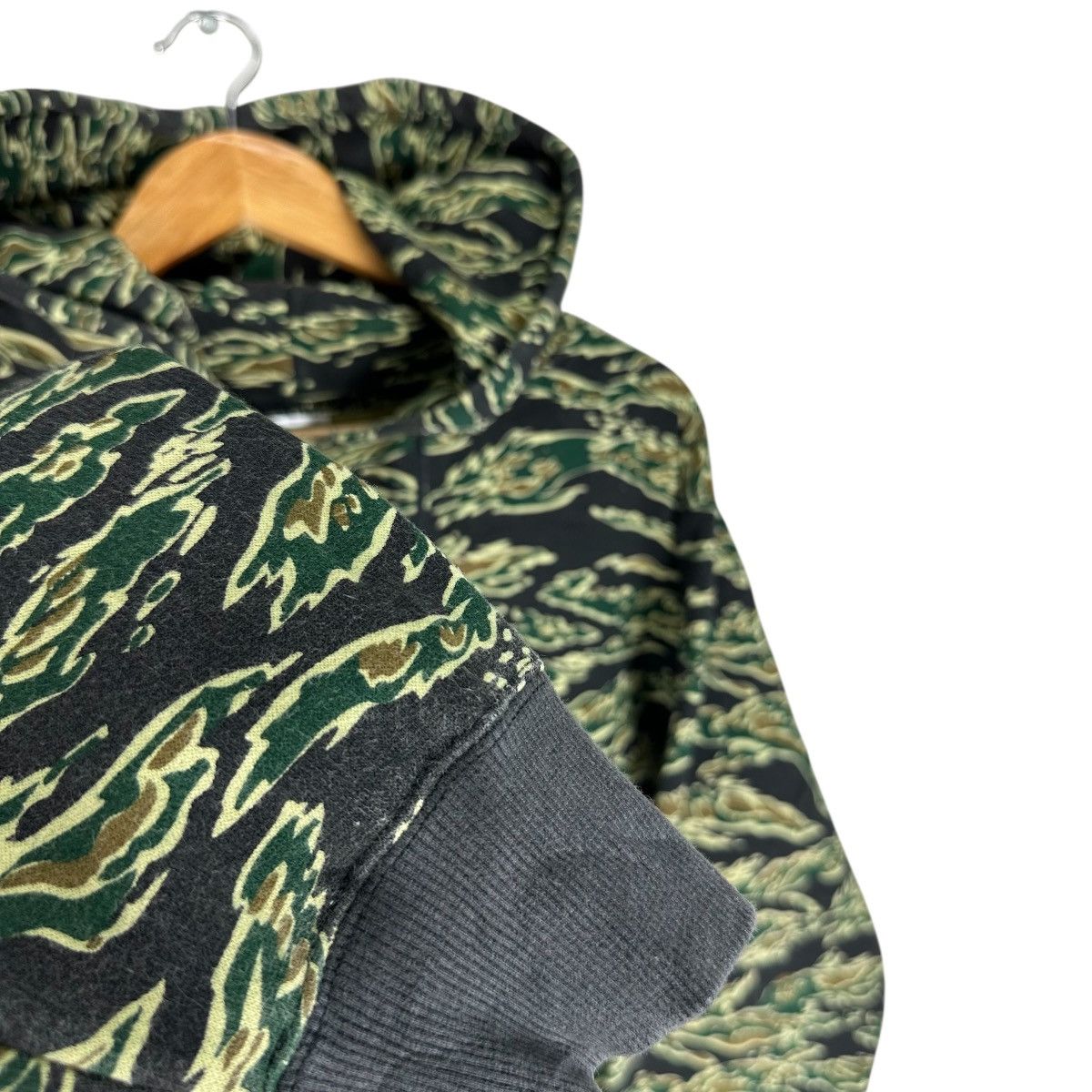 Japanese Brand LIFE MAX CAMO TIGER STRIPE HOODIE SWEATSHIRT Size US XL / EU 56 / 4 - 5 Thumbnail