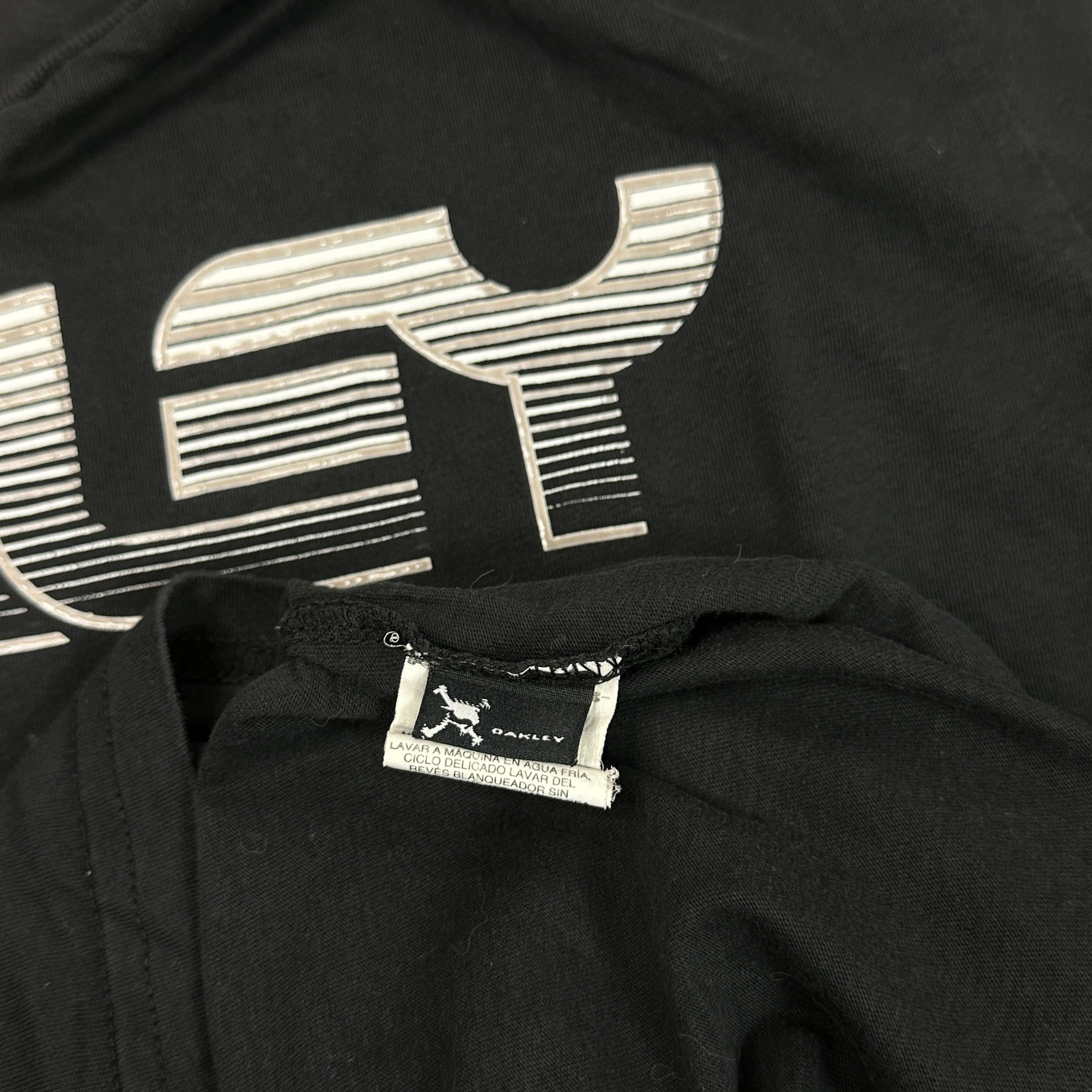 Oakley × Vintage Vintage 00s Casual Preppy Slim fit Oakley T-shirt Size US XL / EU 56 / 4 - 4 Thumbnail