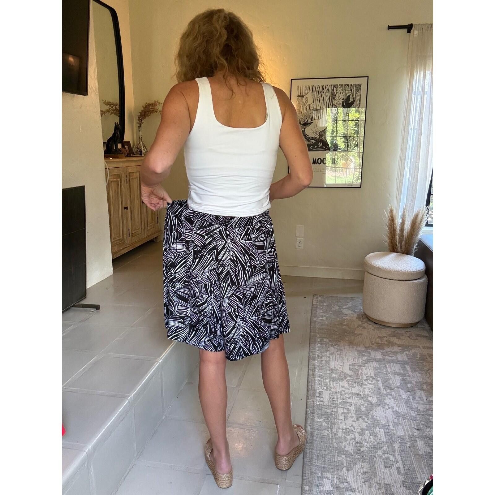 The Unbranded Brand Tropical Palm Leaf Shorts Culottes Pockets Elastic Waist XL Size 32" / US 10 / IT 46 - 3 Thumbnail
