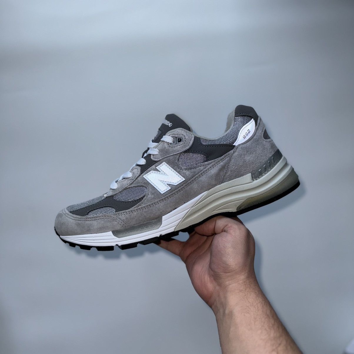 New Balance New Balance 992 MiUSA grey silver metallic sneakers NB Size US 10 / EU 43 - 2 Thumbnail