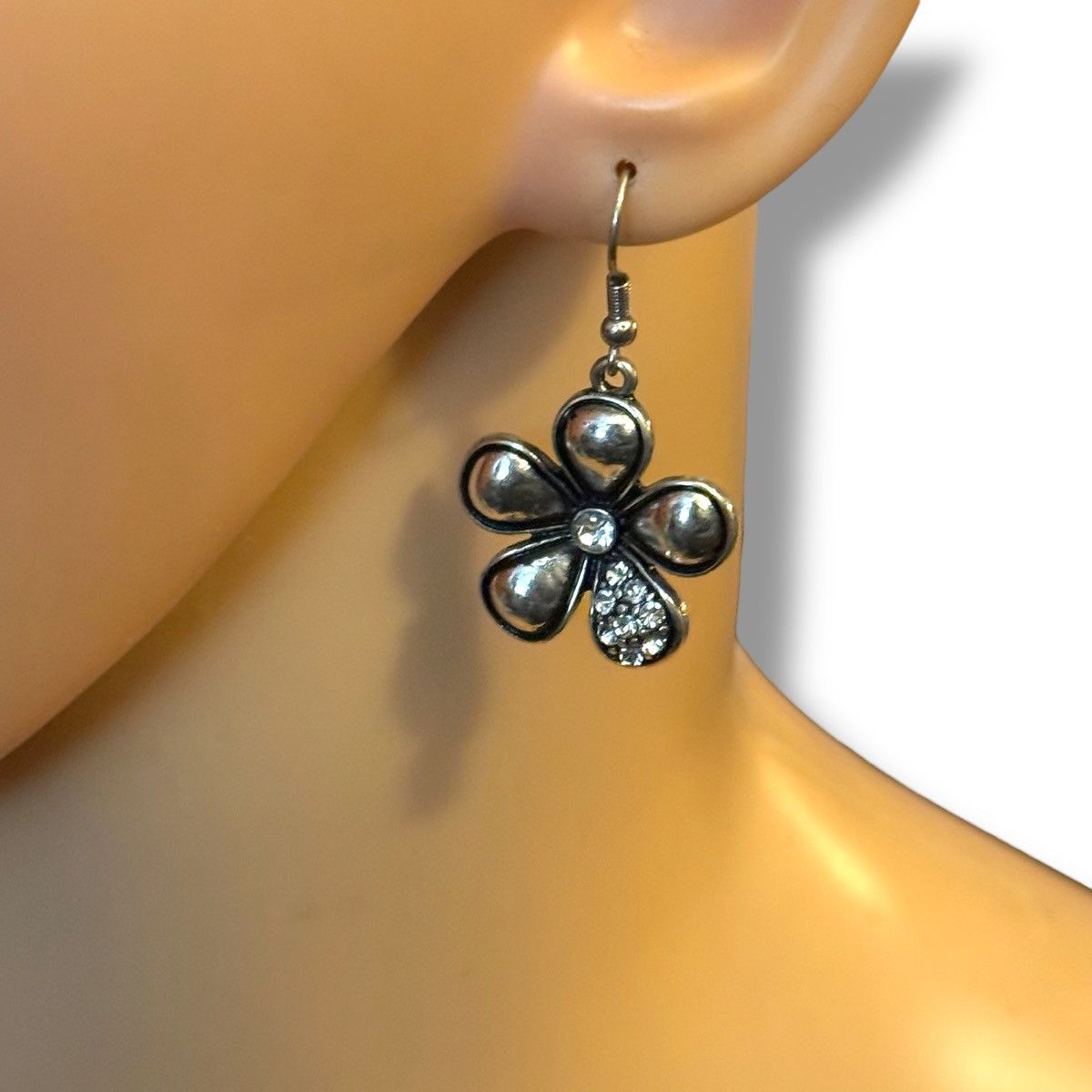 Other Silver tone oxidized rhinestone flower dangle earring Size ONE SIZE - 2 Thumbnail