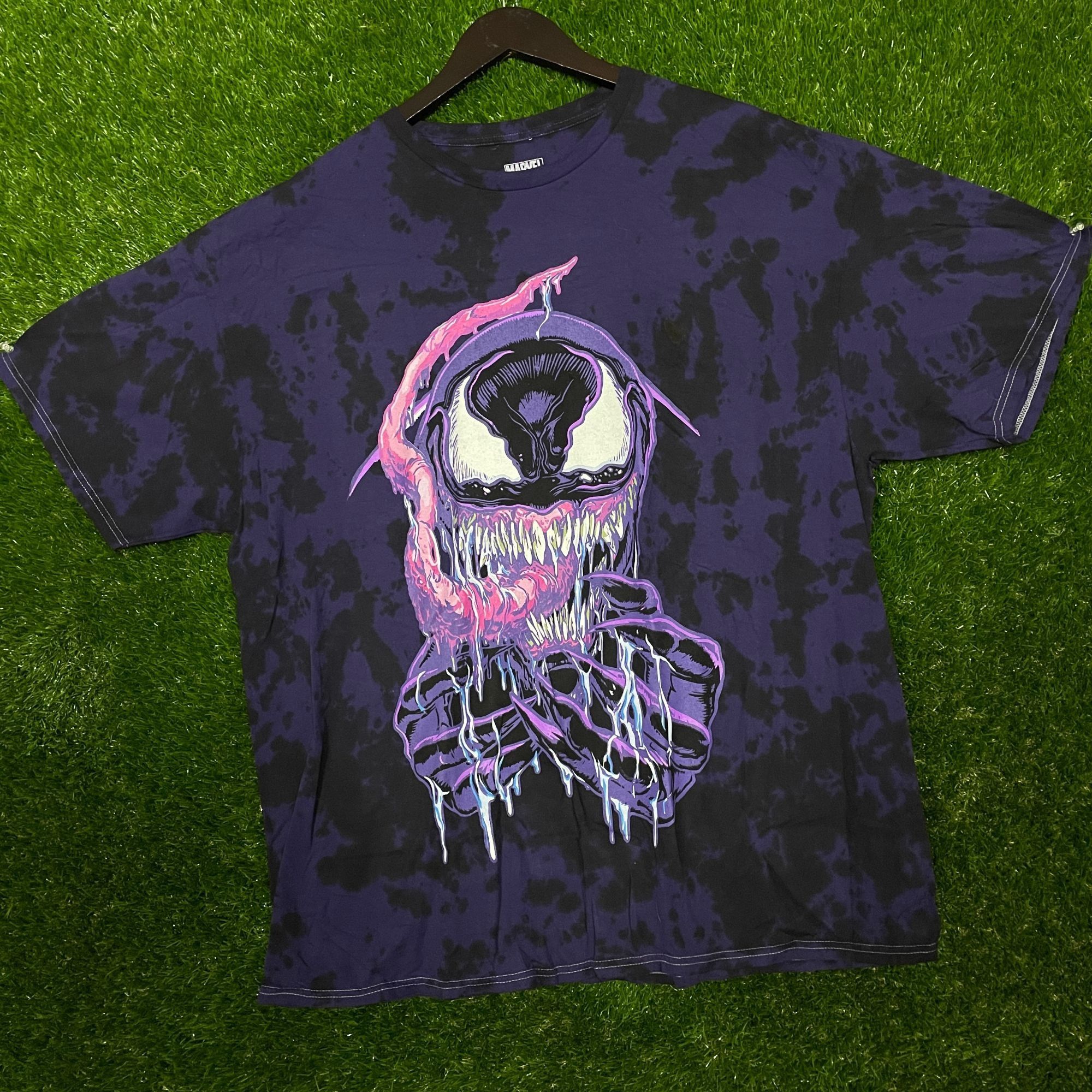 Marvel Comics Marvel, Venom, Comic Graphic Tie-dye T-shirt size XL Size US XL / EU 56 / 4 - 4 Thumbnail