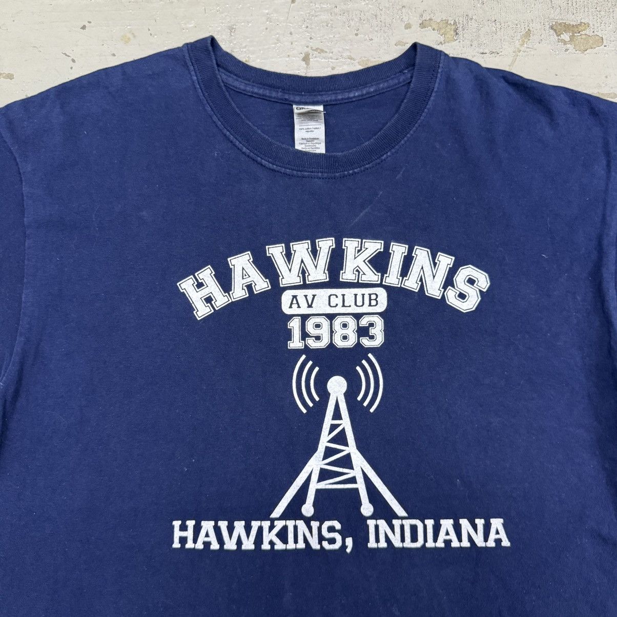Vintage Vintage Stranger Things Hawkins AV Club Tee Size US L / EU 52-54 / 3 - 2 Thumbnail