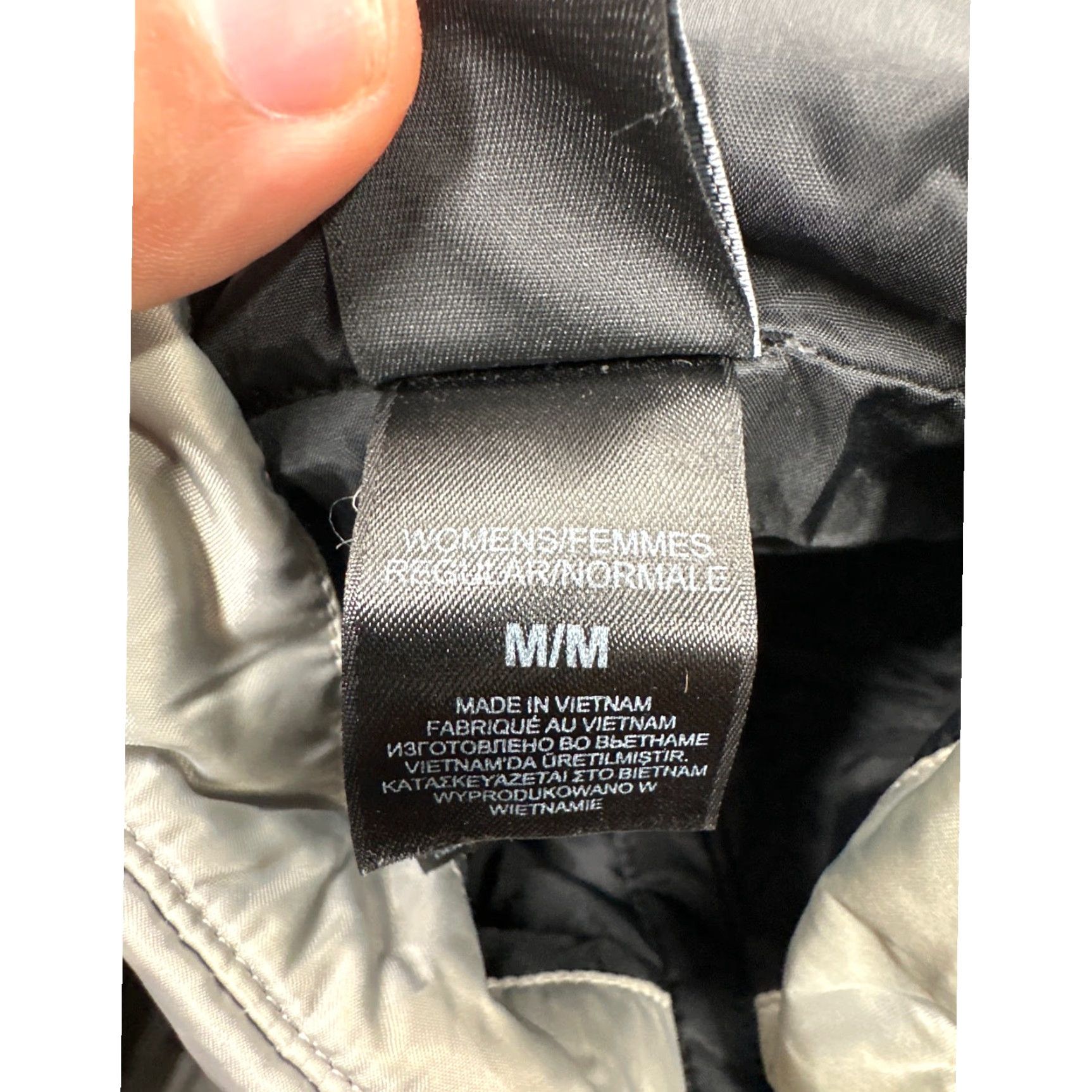 The North Face The North Face Aconcagua Down 550 Fill Puffer Jacket Womens Medium Silver Gray Size M / US 6-8 / IT 42-44 - 3 Thumbnail