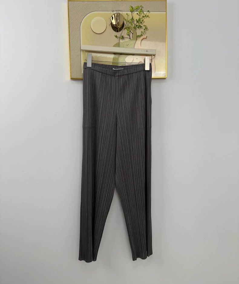 Issey Miyake Issey Miyake size:2 Light grey pleated pants Size 30" / US 8 / IT 44 - 1 Thumbnail