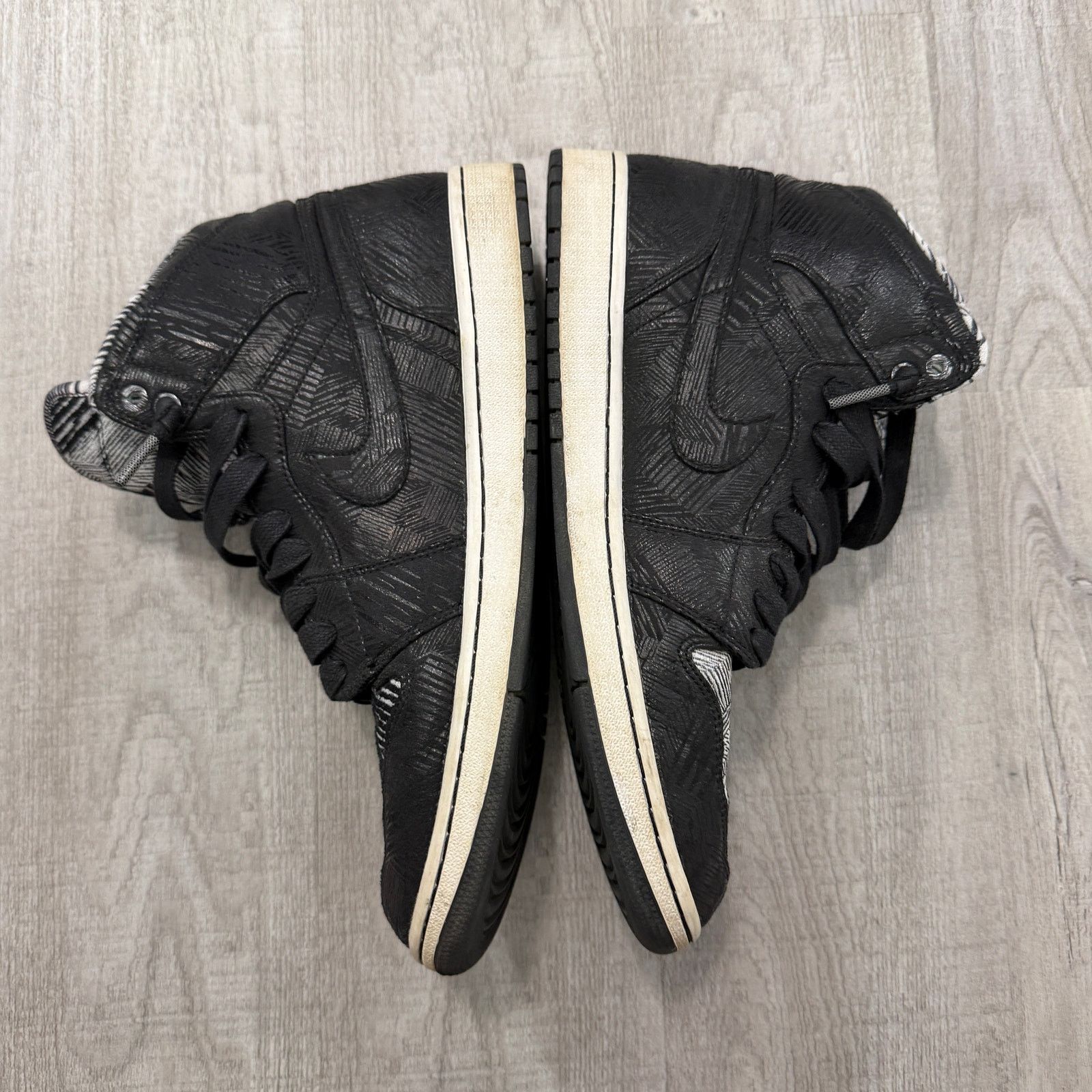 Jordan Brand Air Jordan 1 Retro High BHM Black History Month 14 Sneakers Size US 14 / EU 47 - 11 Thumbnail