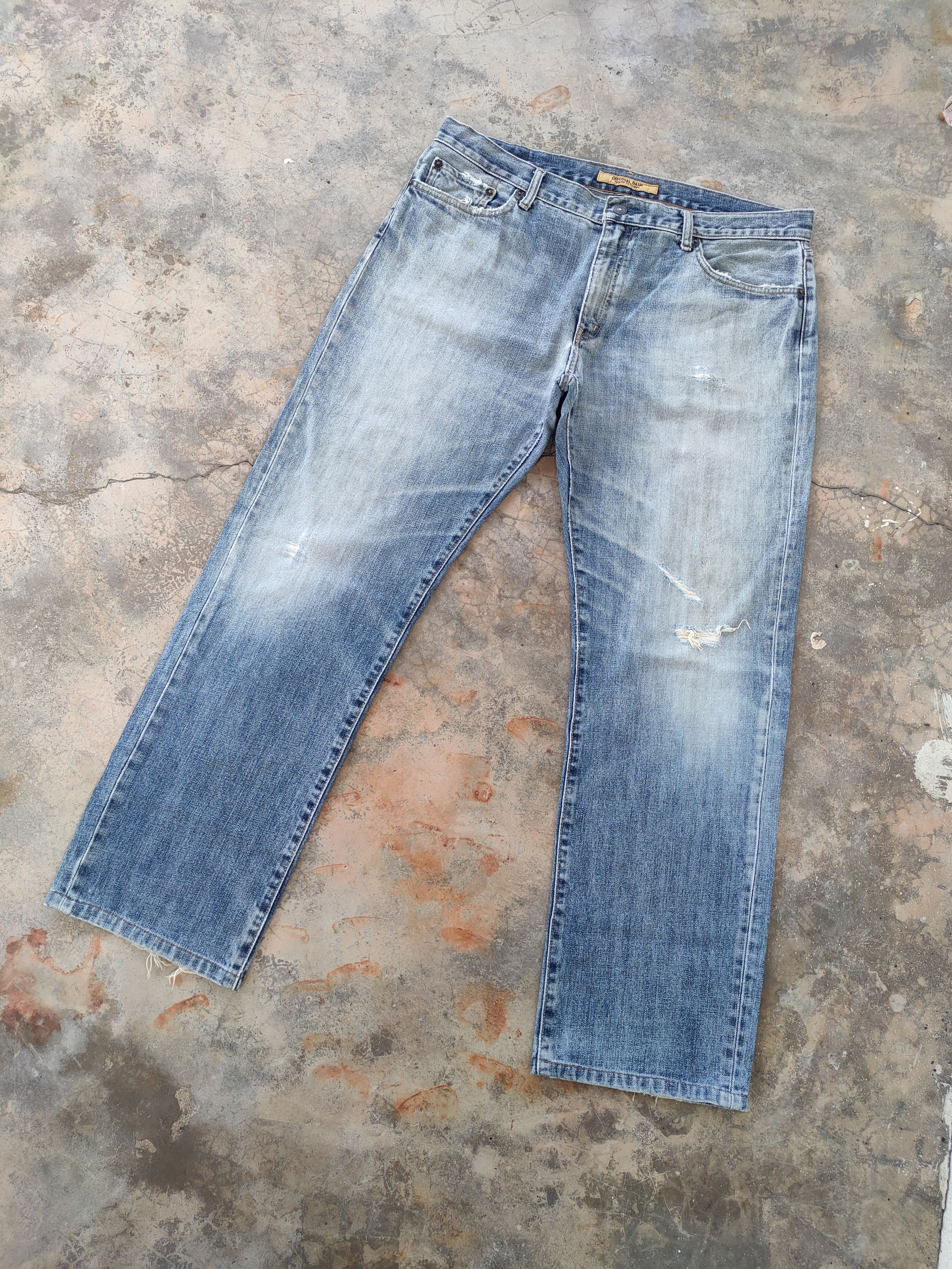 Japanese Brand JAPAN VINTAGE REGULAR FIT STRAIGHT FADED RIPPED JEANS PANTS Size US 38 / EU 54 - 2 Thumbnail