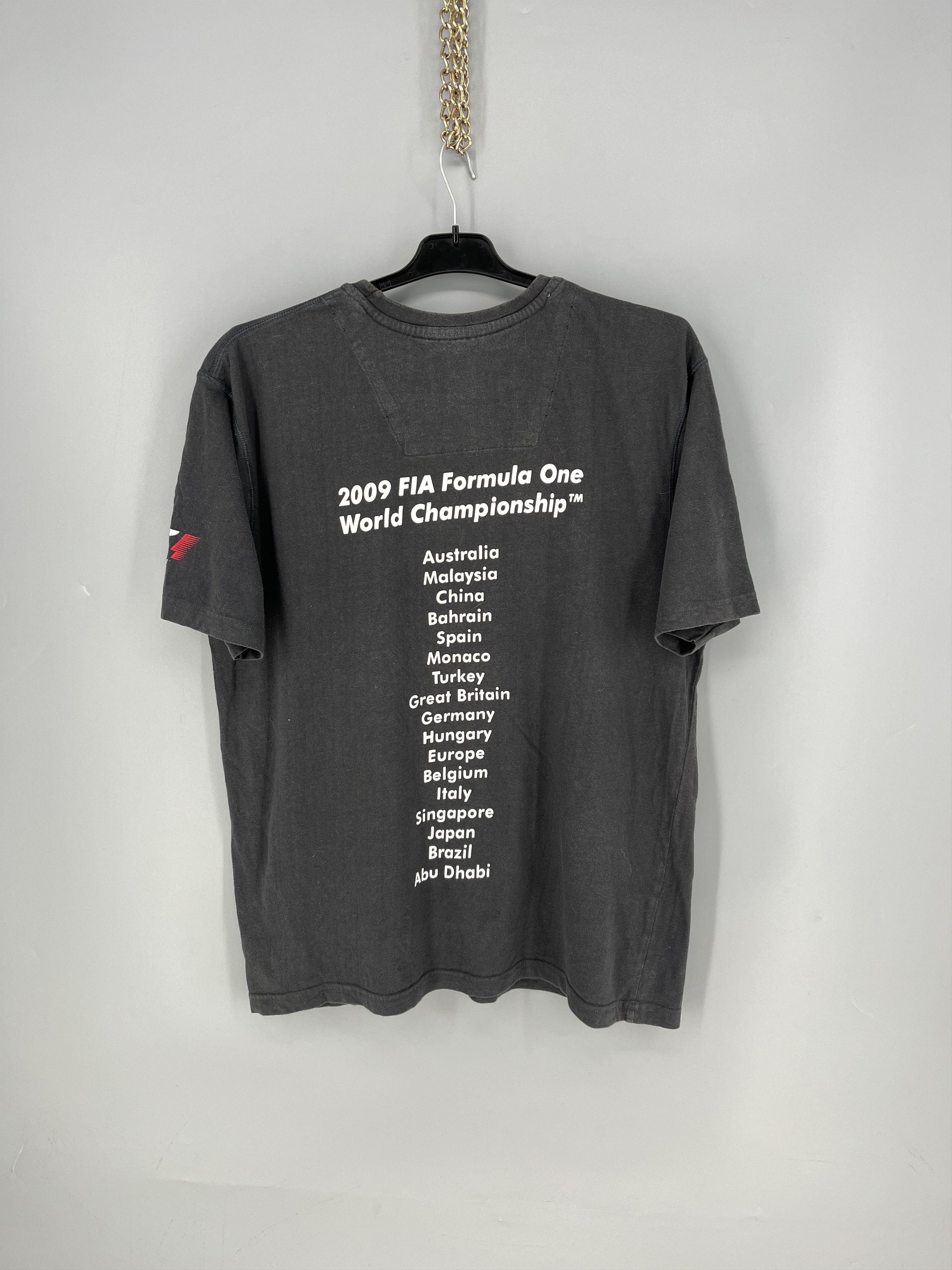 Vintage Formula 1 Mens T-Shirt 2009 Jenson Button Year XL Black BNWT Size US L / EU 52-54 / 3 - 9 Thumbnail