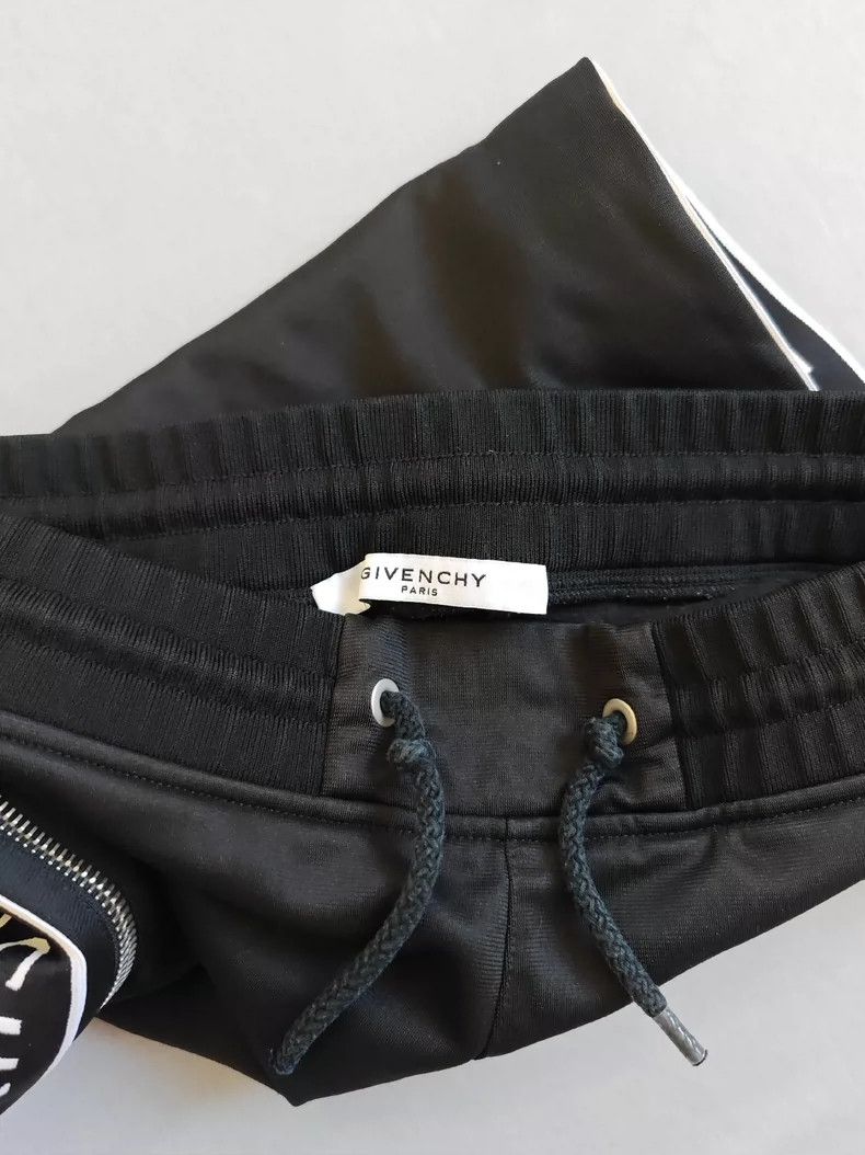 Givenchy Givenchy SizeS Casual Shorts with Side Stripe Embroidery Lo Size US 29 - 3 Thumbnail