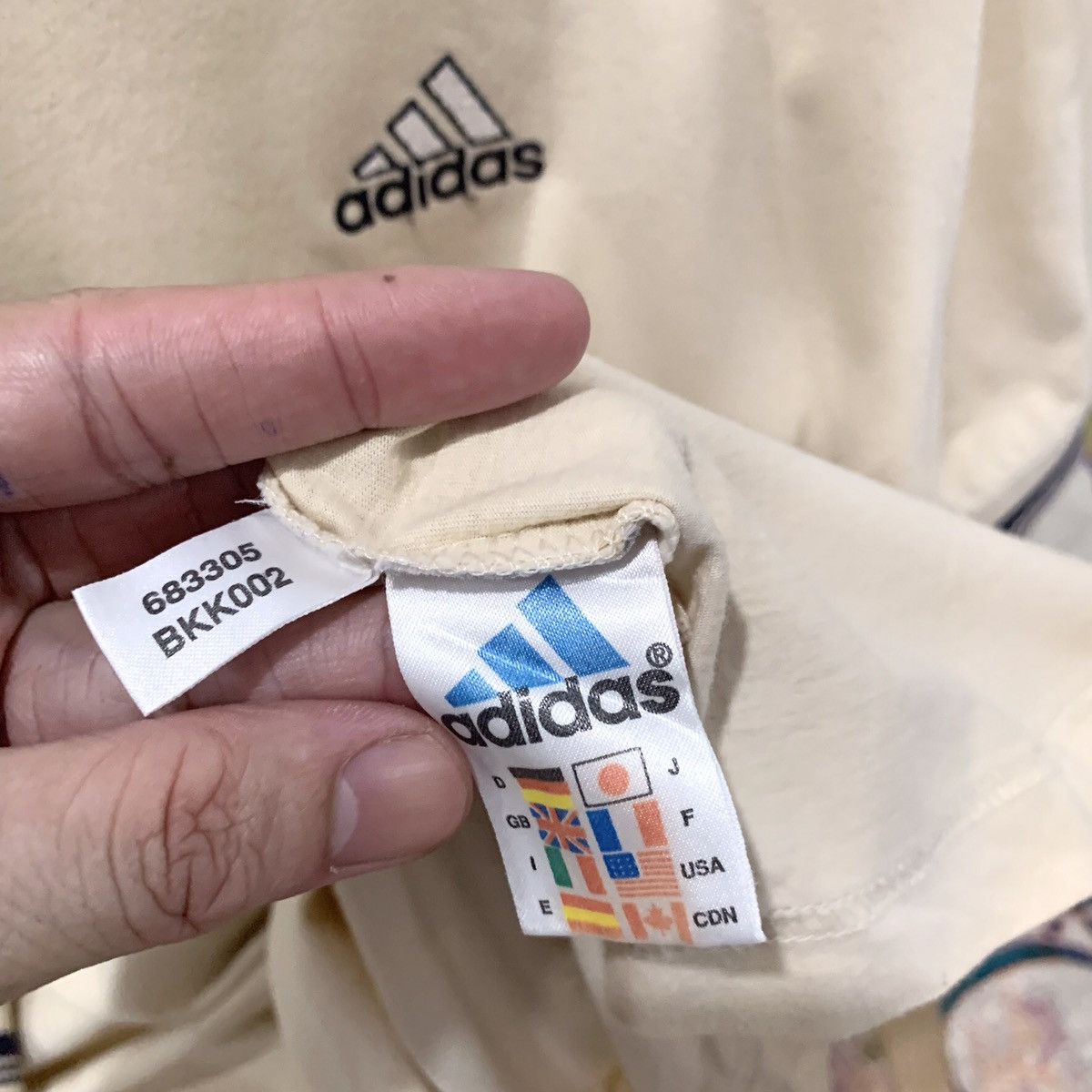 Adidas Adidas V Neck T Shirts Size US L / EU 52-54 / 3 - 5 Thumbnail