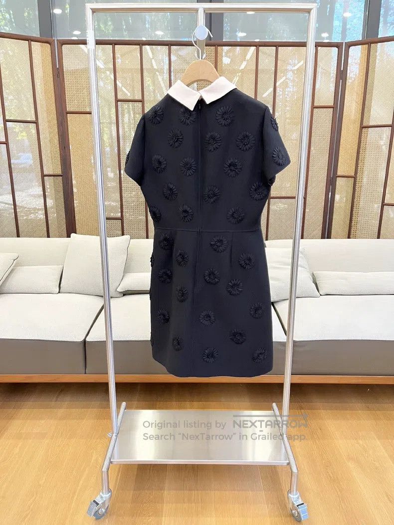 Valentino Valentino Black short-sleeved dress Size M / US 6-8 / IT 42-44 - 2 Thumbnail