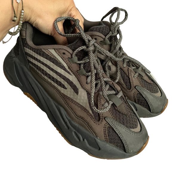 Yeezy adidas Yeezy Boost 700 V2 Sneakers - M6 / Women's 7 (2019) Size US 6 / EU 39 - 2 Thumbnail