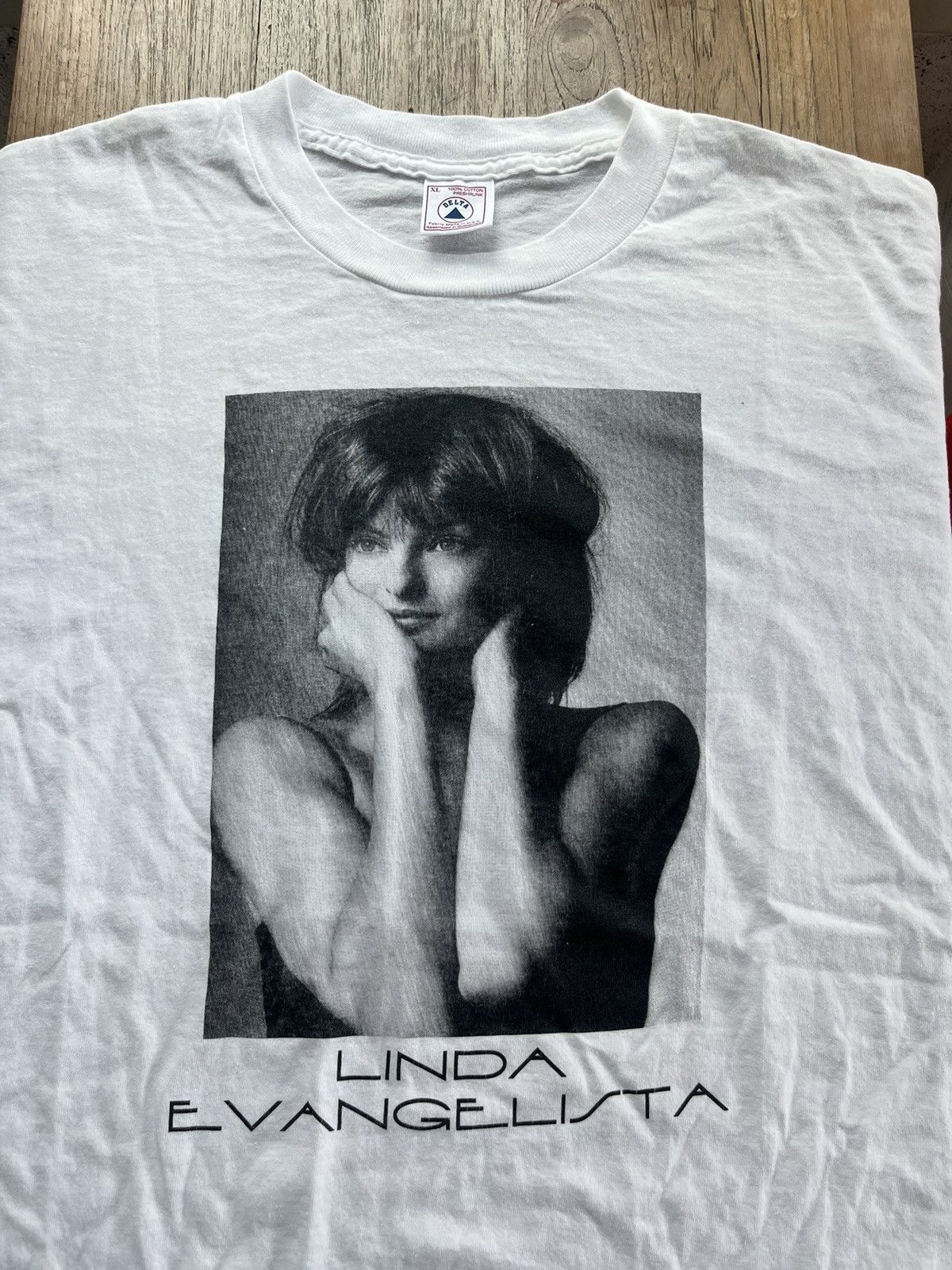Vintage Vintage LINDA EVANGELISTA model Photo 90’s T-shirt Size US XL / EU 56 / 4 - 4 Thumbnail