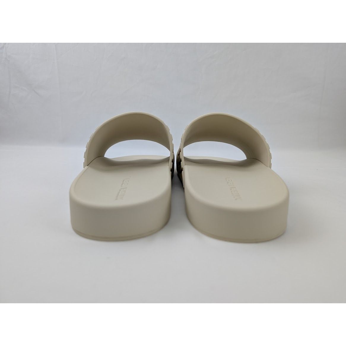 Bottega Veneta o1rshd1 Rubber Carpet Slider Sandal in Sea Salt Size US 8 / EU 41 - 8 Thumbnail