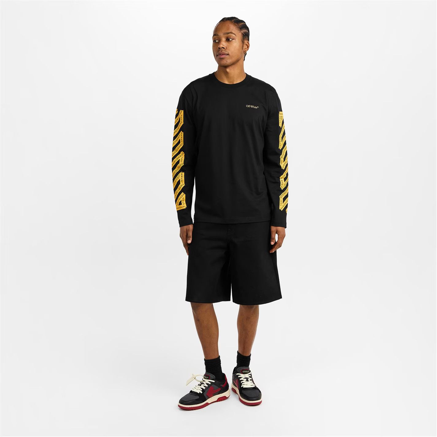 Off-White o1g2r1mq0226 Arrow Skate Long Sleeve T-Shirt In Black Size US M / EU 48-50 / 2 - 6 Thumbnail