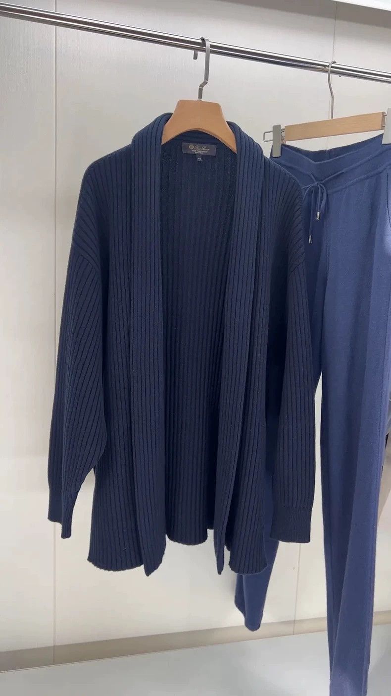Loro Piana LORO PIANA Small cashmere sweater Size XS / US 0-2 / IT 36-38 - 1 Thumbnail