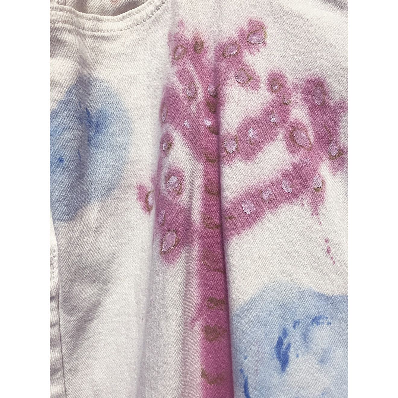 Other White Levis w/ tree to roots paintings Size 38" / US 16 / IT 52 - 2 Thumbnail