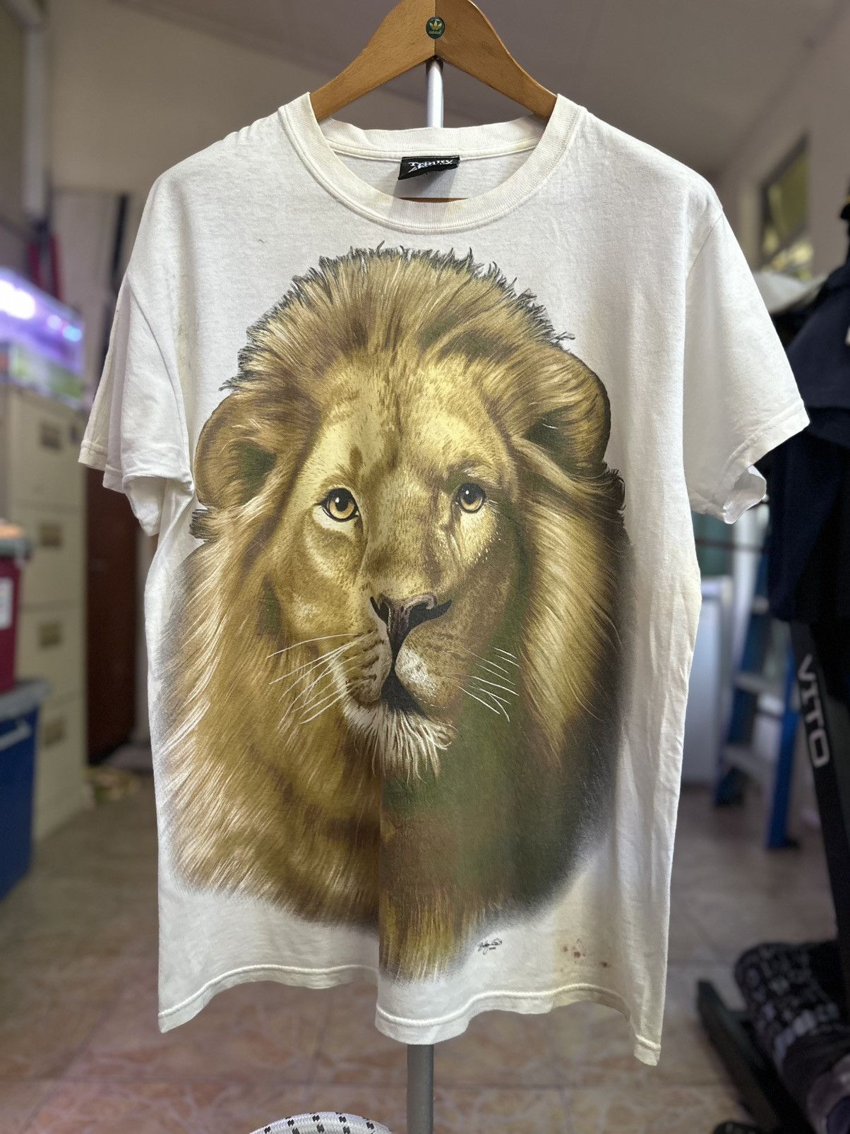 Vintage Vintage Lion tshirt Size US L / EU 52-54 / 3 - 1 Thumbnail
