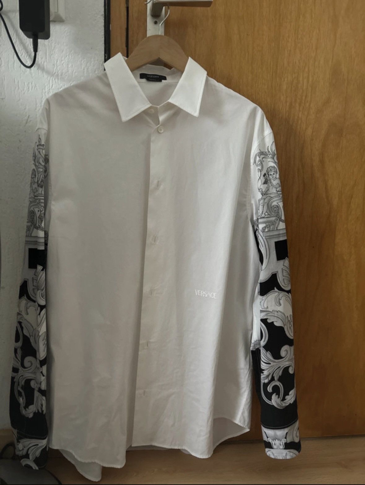 Image of Versace Shirt With Print in White, Men's (Size XL)