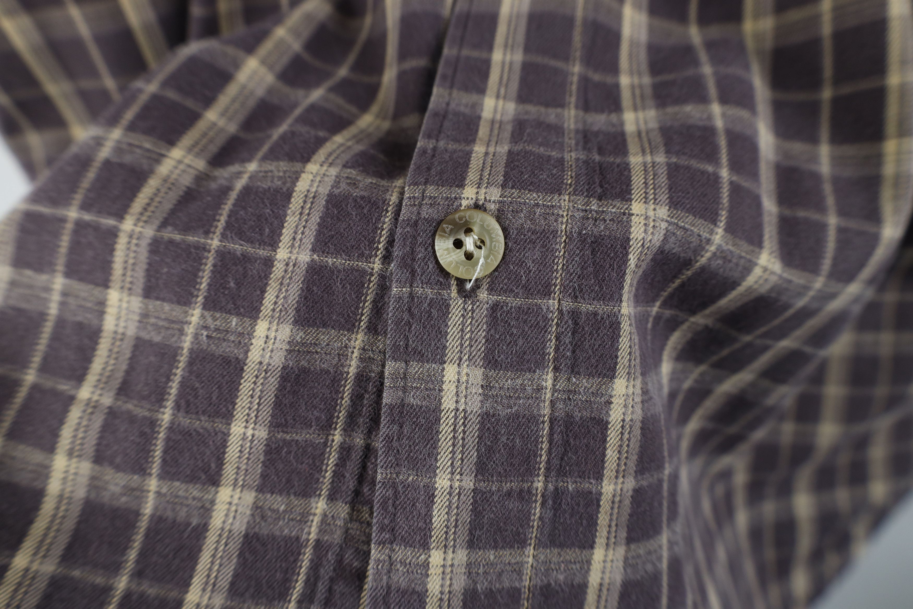 Columbia × Vintage Vintage Columbia Spell Out Collared Button Down Shirt Plaid Size US M / EU 48-50 / 2 - 6 Thumbnail