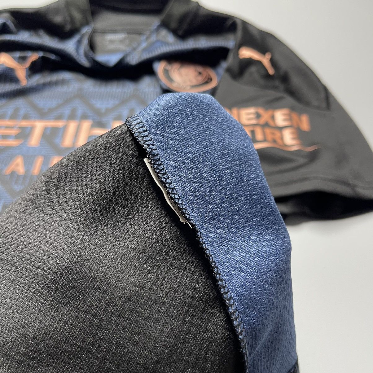 Puma MAN CITY PUMA 2020/2021 FOOTBALL AWAY JERSEY #10 AGUERO Size US XL / EU 56 / 4 - 11 Thumbnail