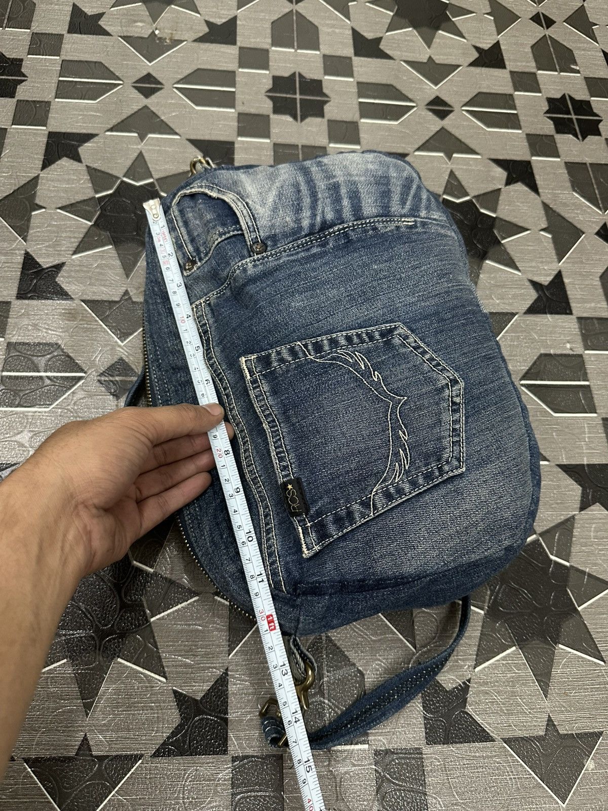 Japanese Brand Rodeo Crown Japanese Brand Reconstruct Sling Bag Size ONE SIZE - 7 Thumbnail