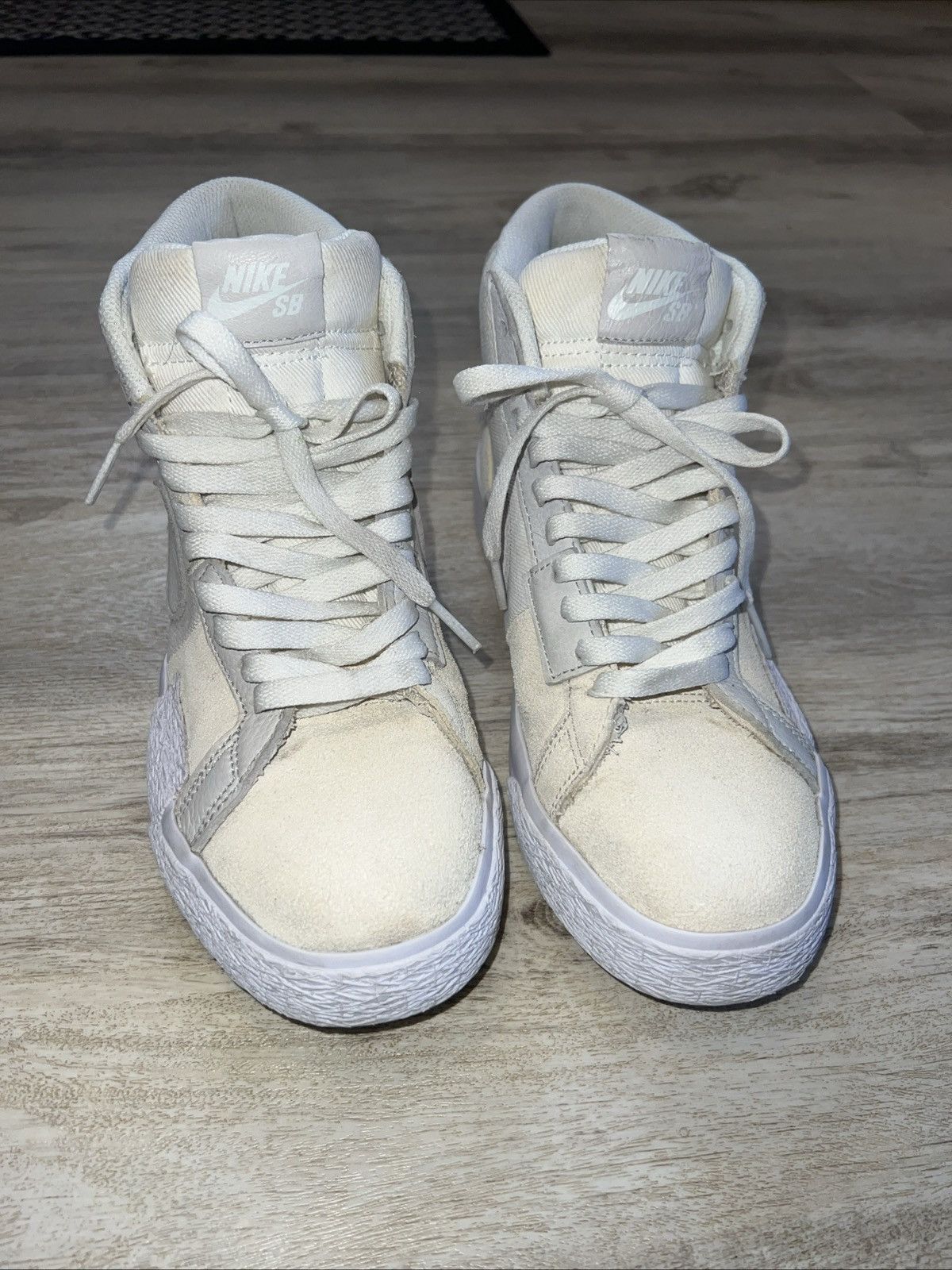 Nike Nike SB Blazer Mid PRM Summit White Size US 7 / EU 40 - 7 Thumbnail