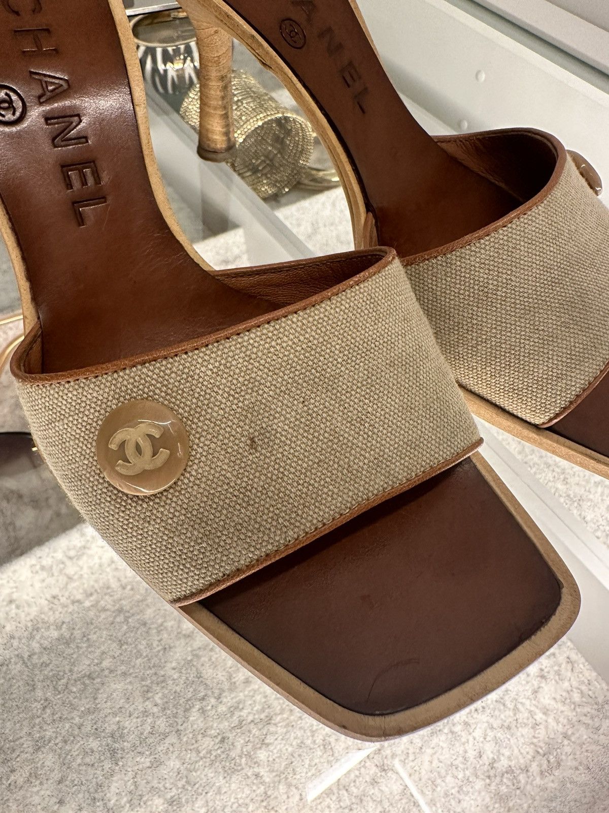 Chanel Chanel brown and beige canvas mules size 35.5 Size US 5.5 / IT 35.5 - 6 Thumbnail