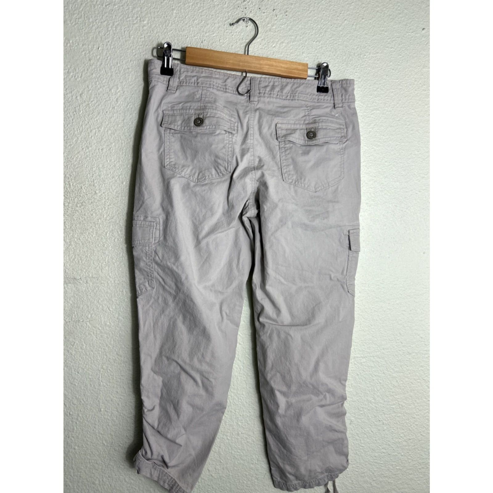 Eddie Bauer Eddie Bauer Women’s Pants Cargo Capri Beige Size 4 Cotton Size 27" / US 4 / IT 40 - 7 Thumbnail