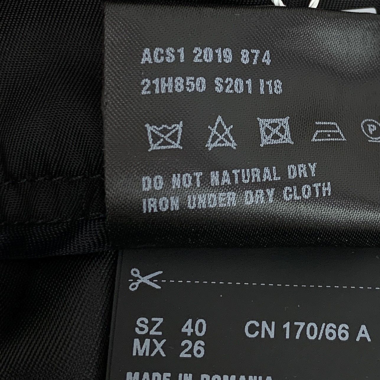 Prada Prada Black Triangle Label Nylon Casual Half Skirt Size 27" / US 4 / IT 40 - 9 Thumbnail