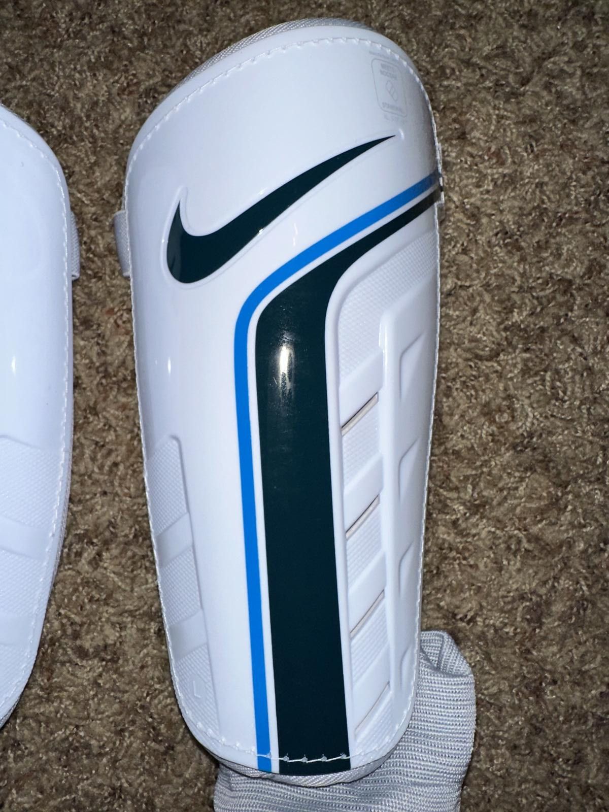 Nike Nike Shin Pads Shield Size ONE SIZE - 5 Thumbnail