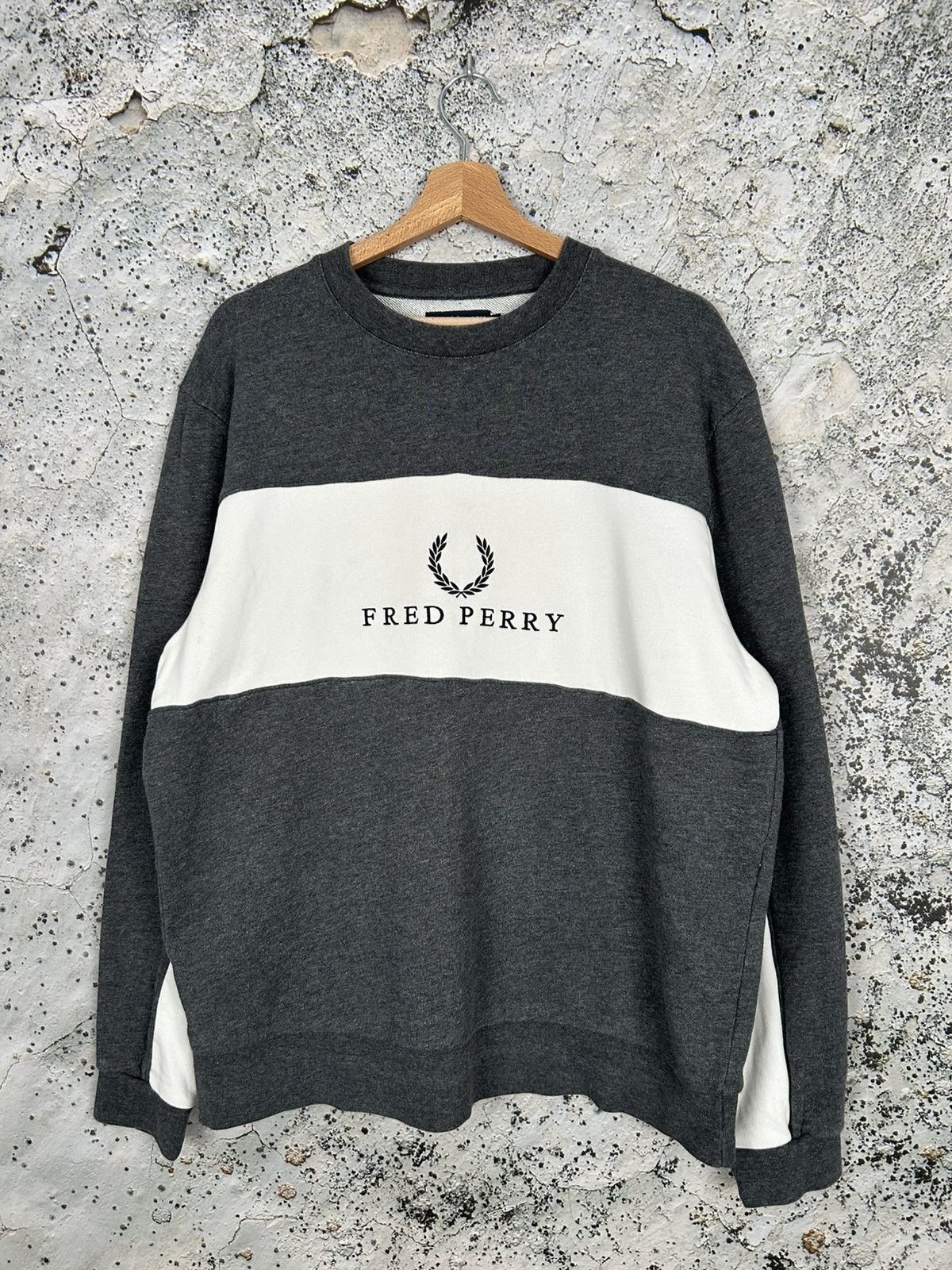 Fred Perry Vintage Fred Perry Logo Crewneck Streetwear Baggy Rap 90s Size US M / EU 48-50 / 2 - 1 Thumbnail