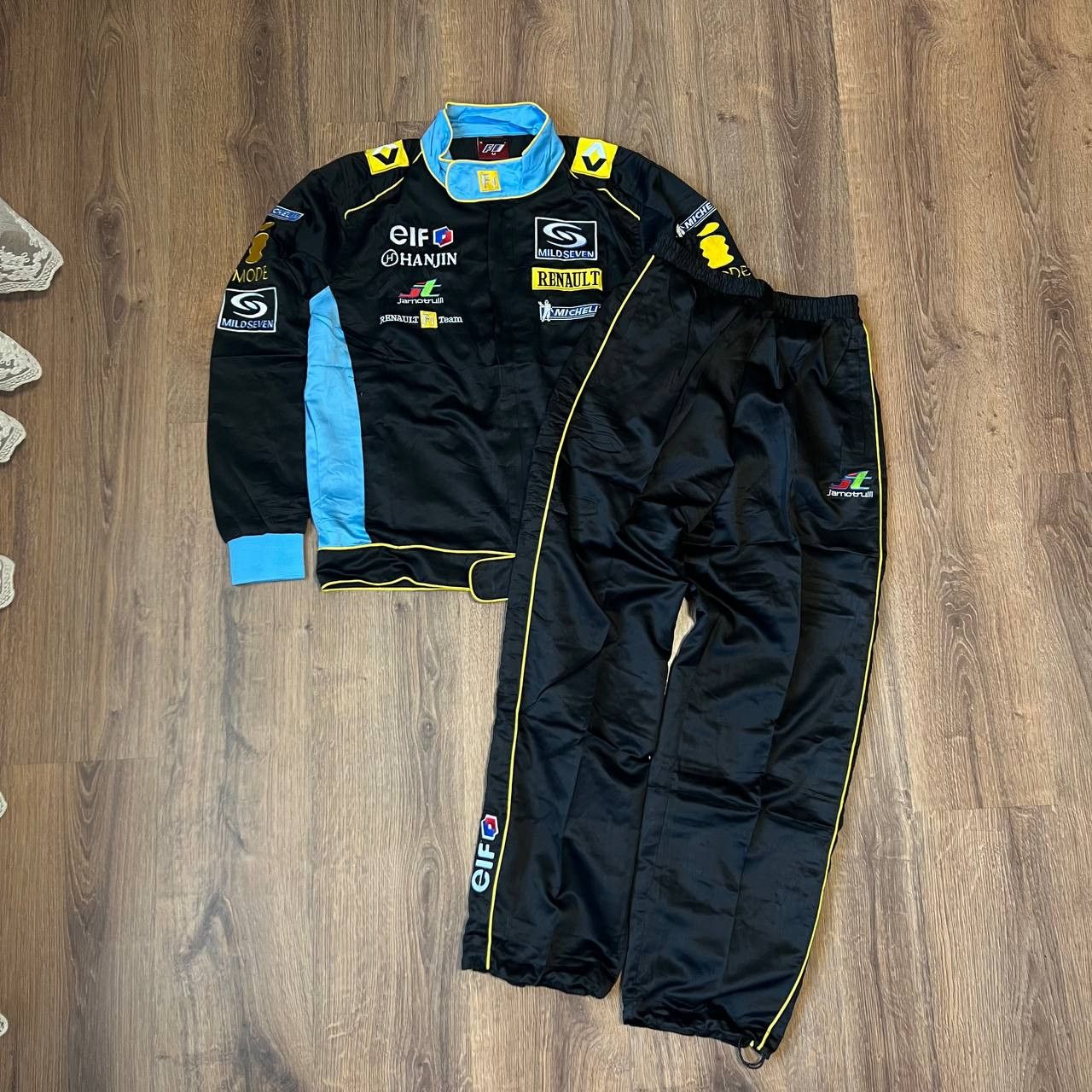Formula 1 Vintage Renault F1 Team Racing Black Track Suit Size US M / EU 48-50 / 2 - 1 Thumbnail