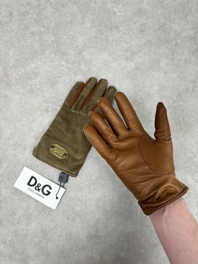 Dolce & Gabbana 2000s Dolce & Gabbana Beige Velvet & Leather Hybrid Gloves Size ONE SIZE - 2 Thumbnail