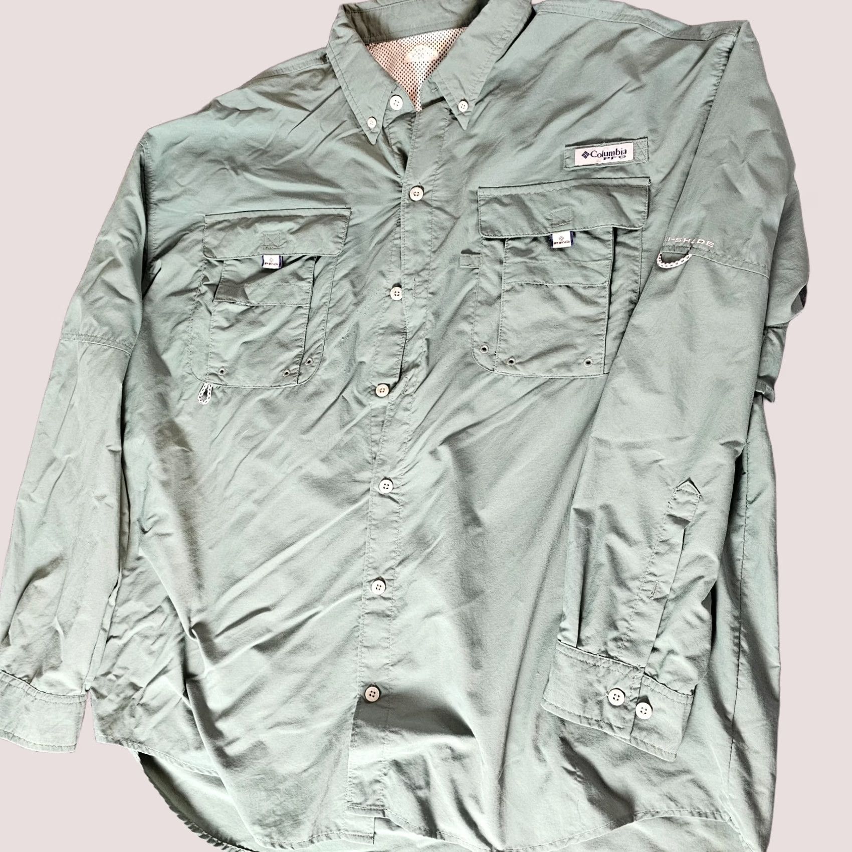 Vintage Columbia Shirt Men Large Green PFG Relaxed Fit Button-Up Long Sleeve UPF All Seasons Pockets Nylon Omni Shade Fish Pattern Logo Size US L / EU 52-54 / 3 - 1 Thumbnail