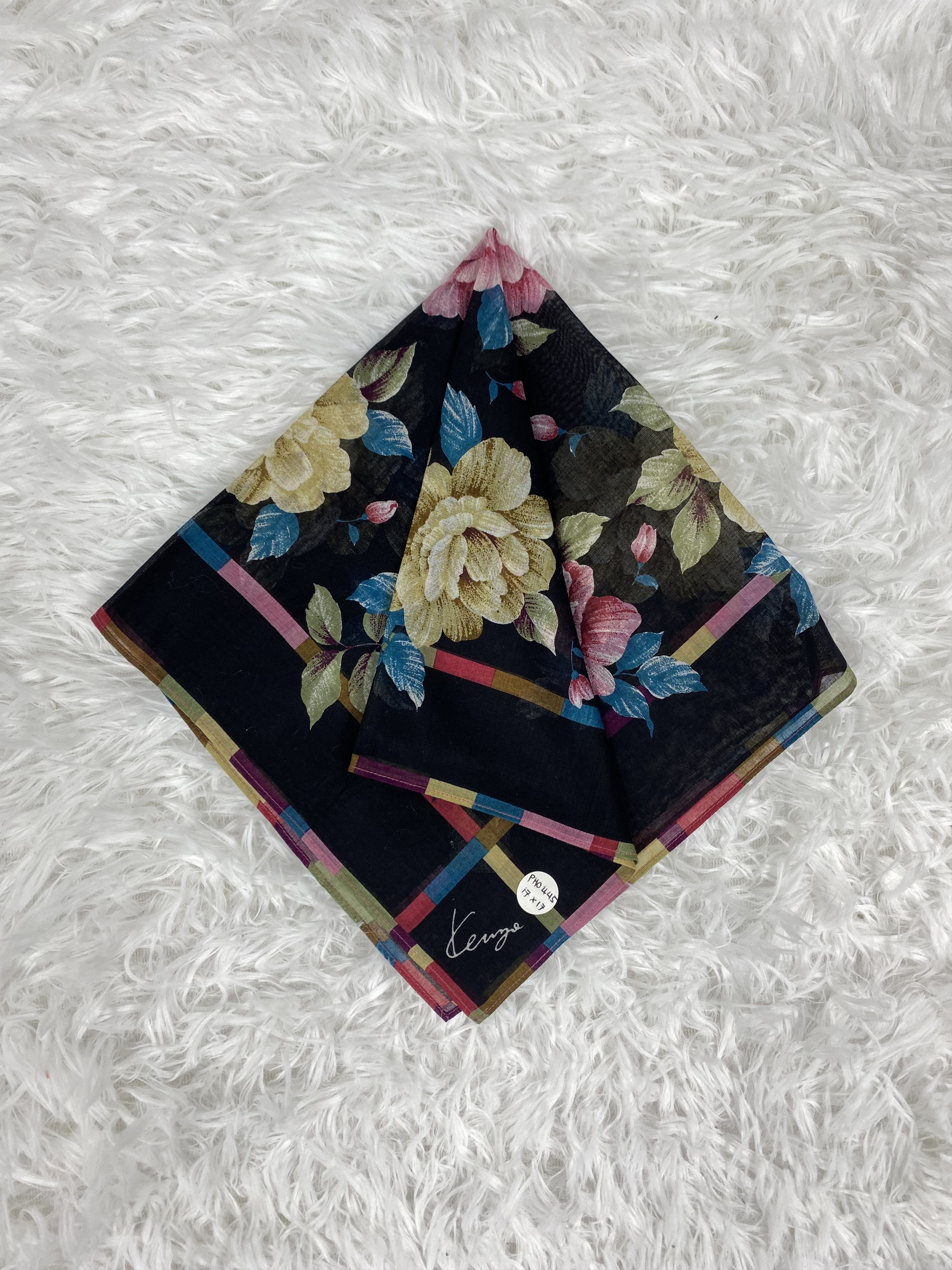Kenzo Vintage Kenzo Handkerchief Neckerchief PH0445 Size ONE SIZE - 1 Thumbnail